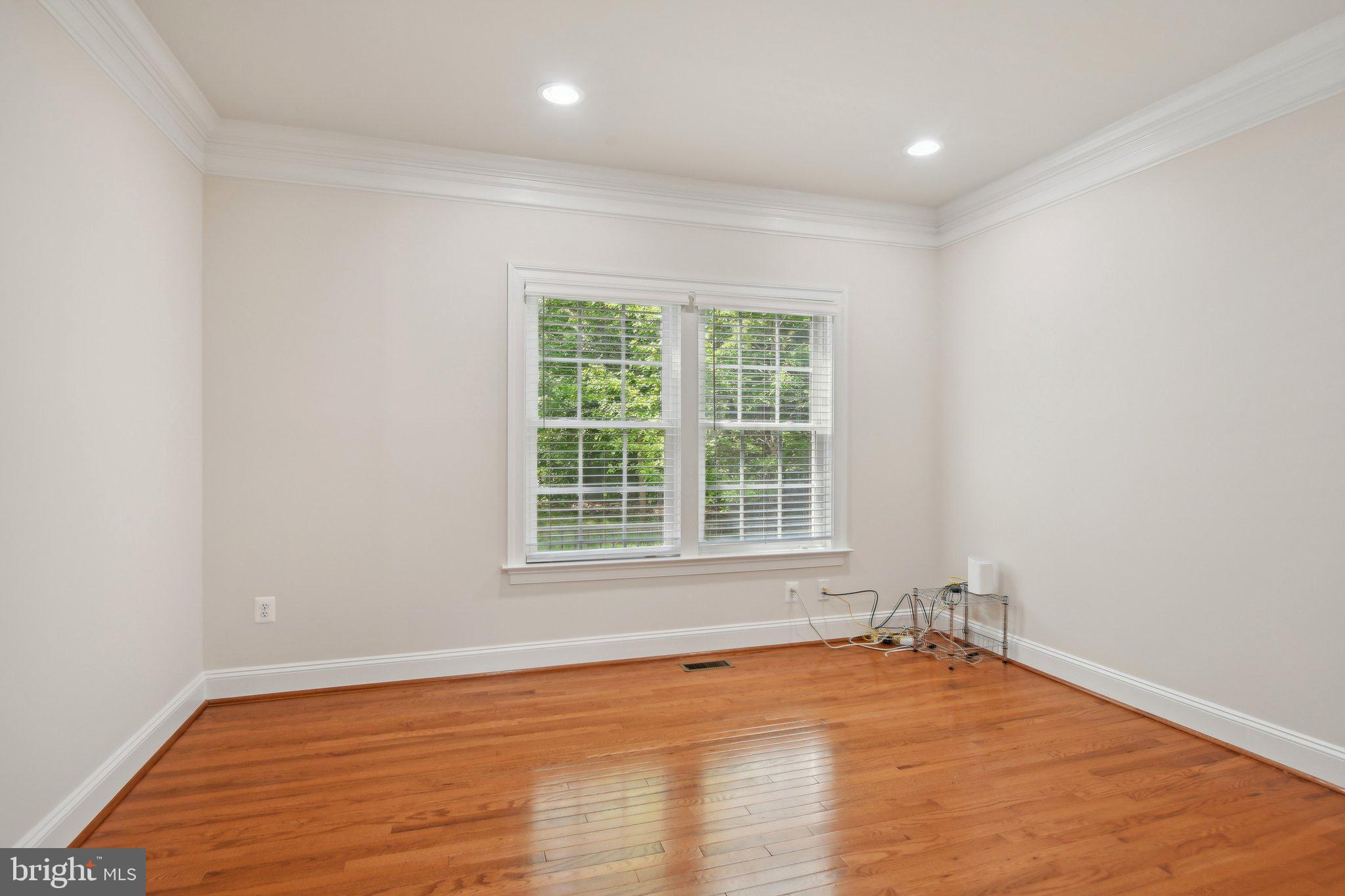 OAK CREEK - Residential