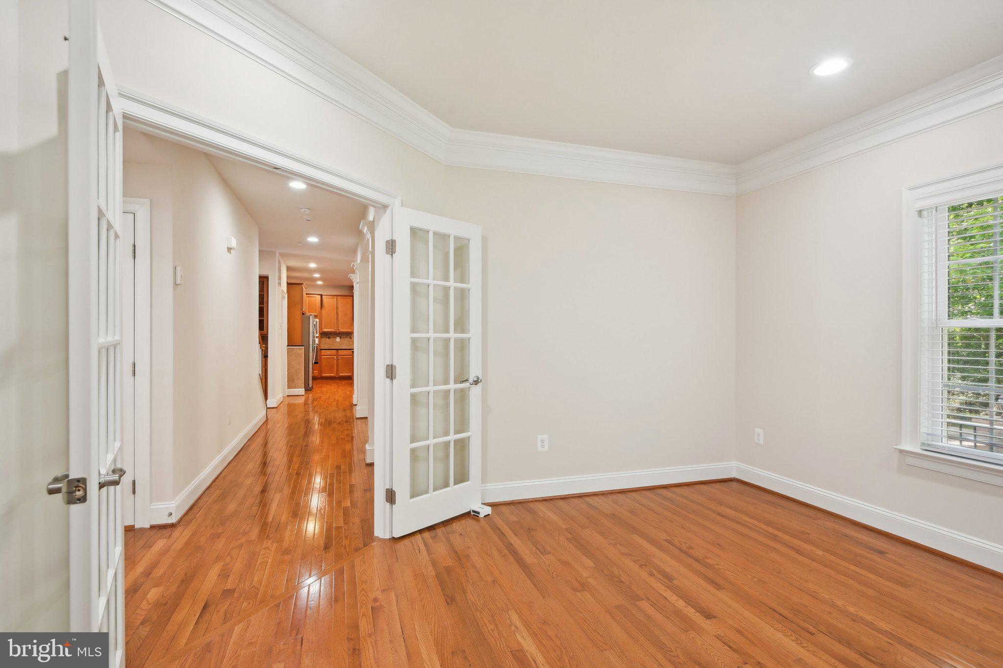 OAK CREEK - Residential