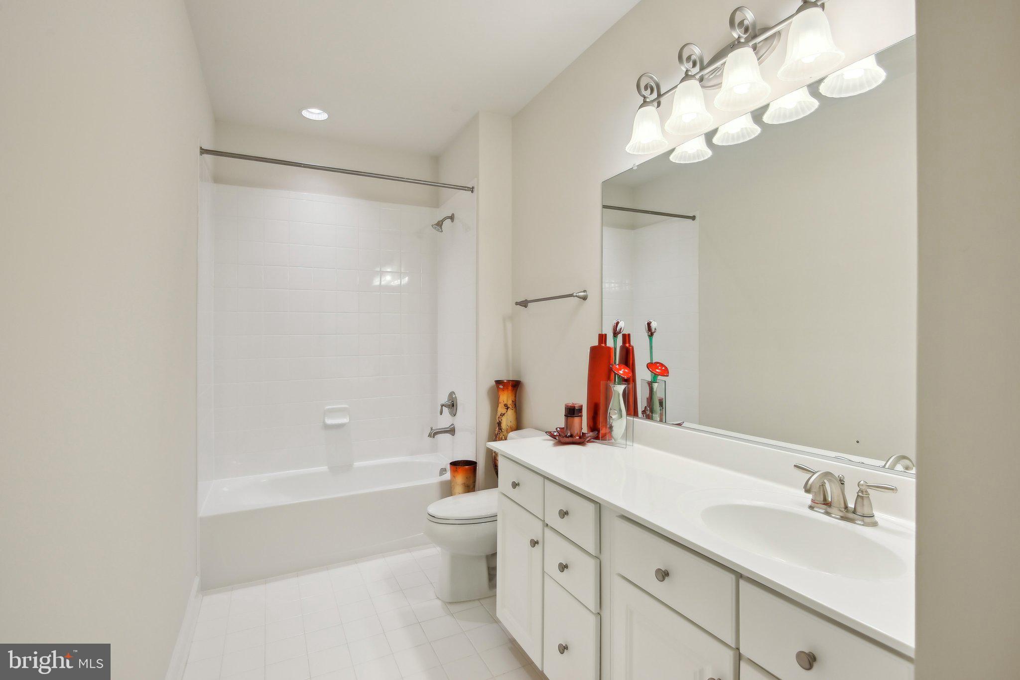 OAK CREEK - Residential