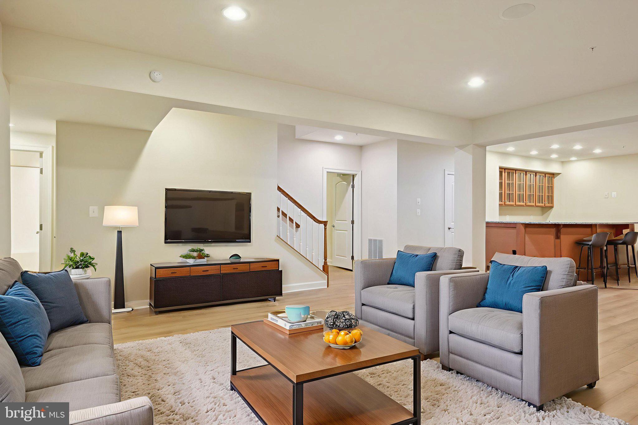 OAK CREEK - Residential