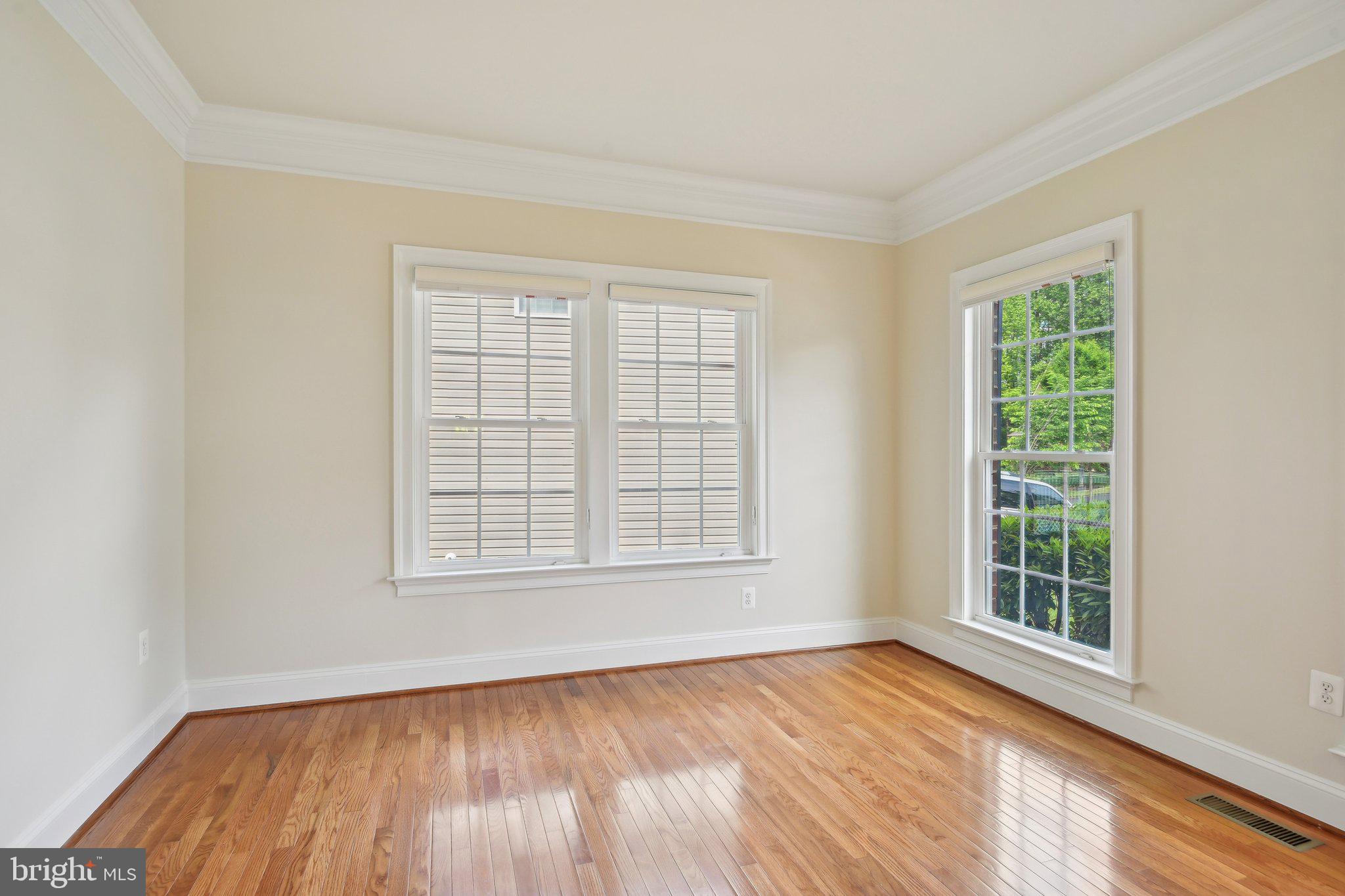 OAK CREEK - Residential