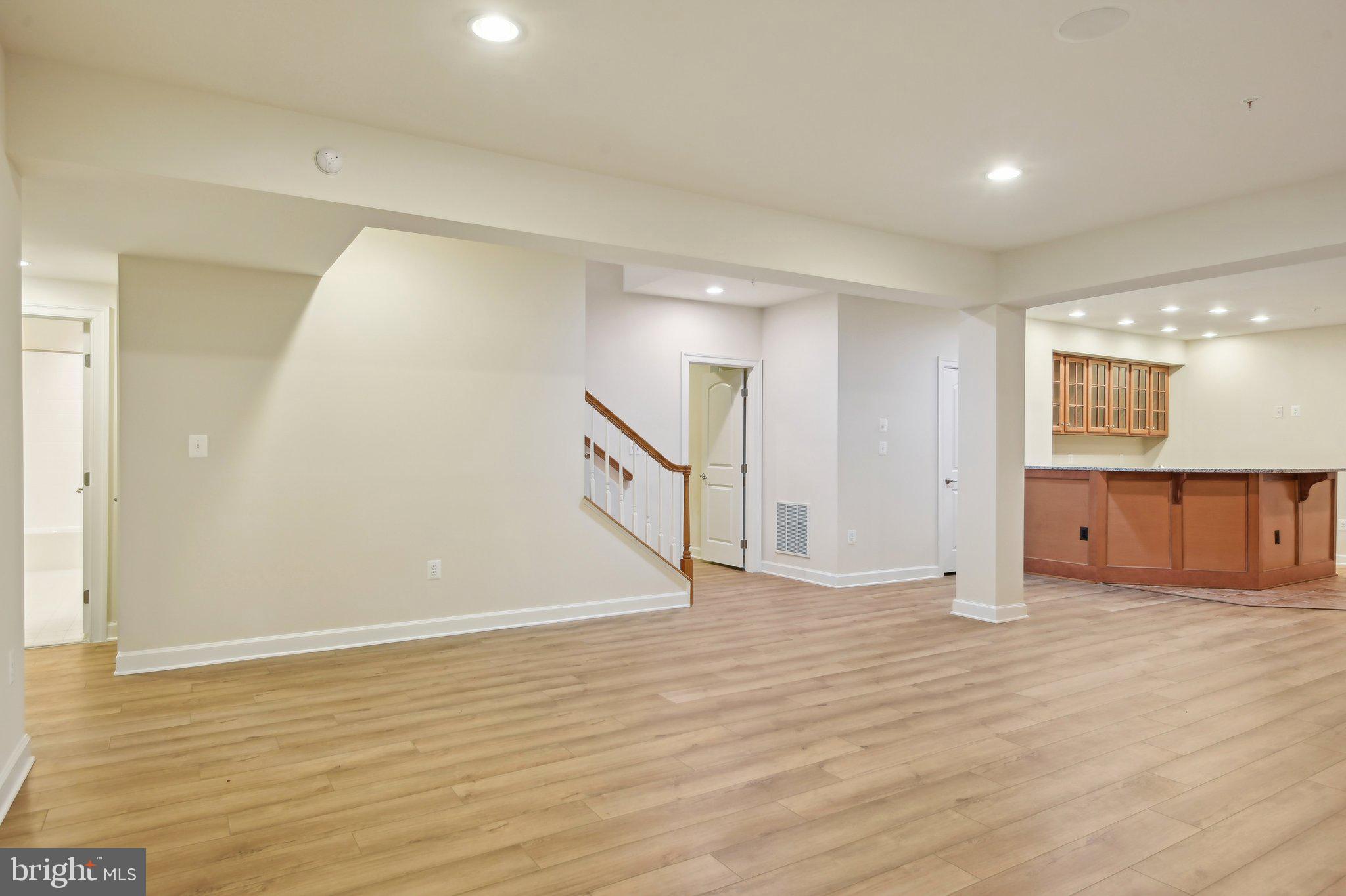 OAK CREEK - Residential