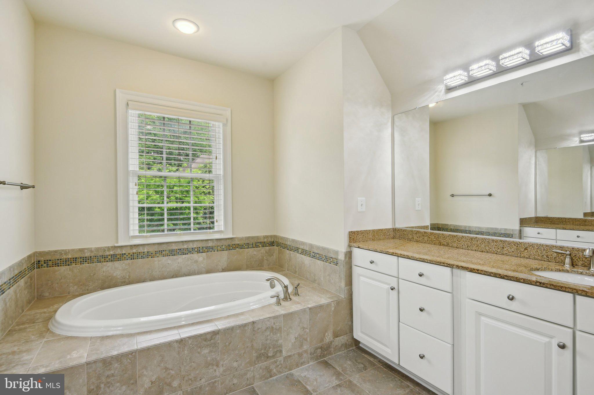 OAK CREEK - Residential