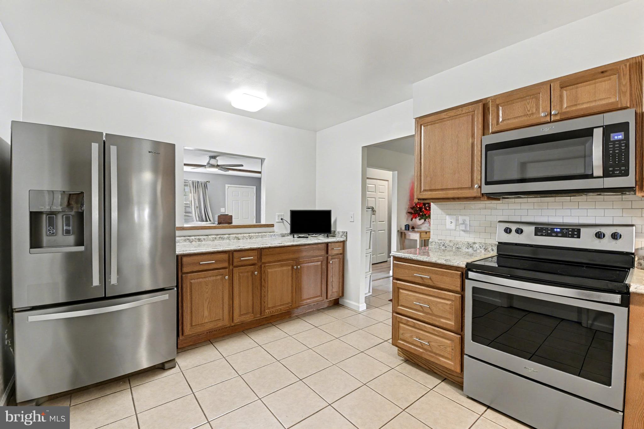 EDGEWATER VILLAGE - Residential