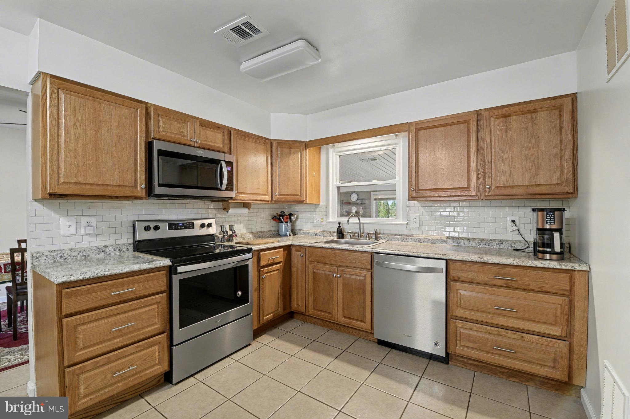 EDGEWATER VILLAGE - Residential