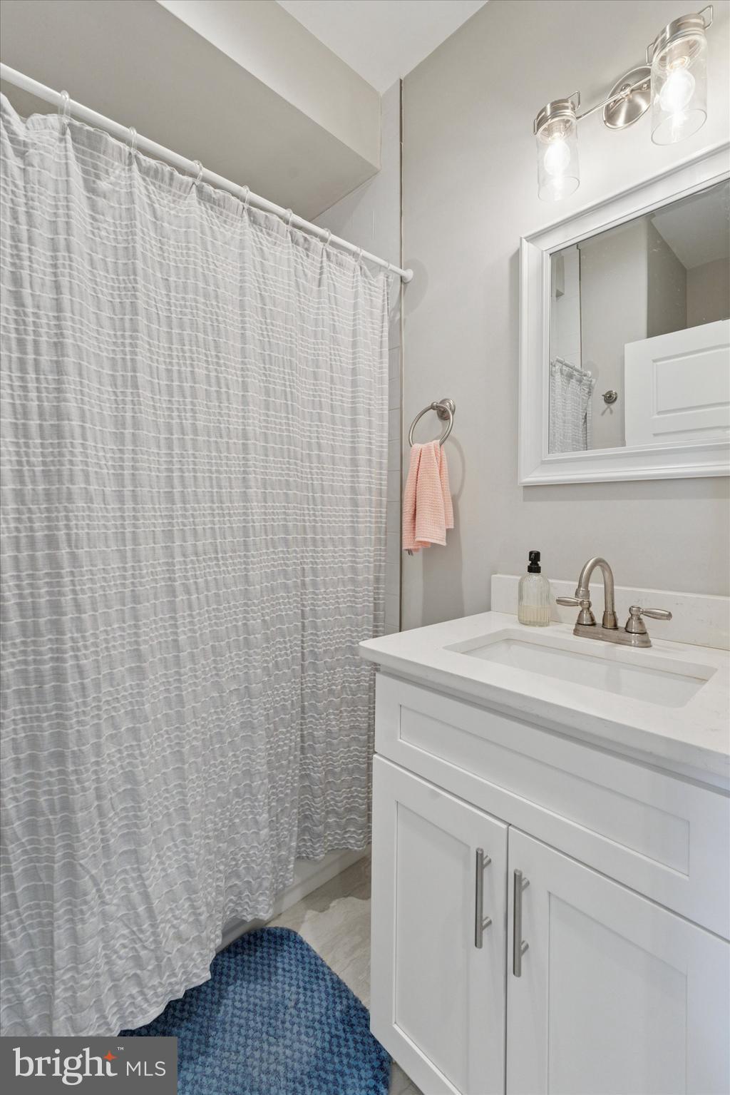 LOWER MOYAMENSING - Residential Lease