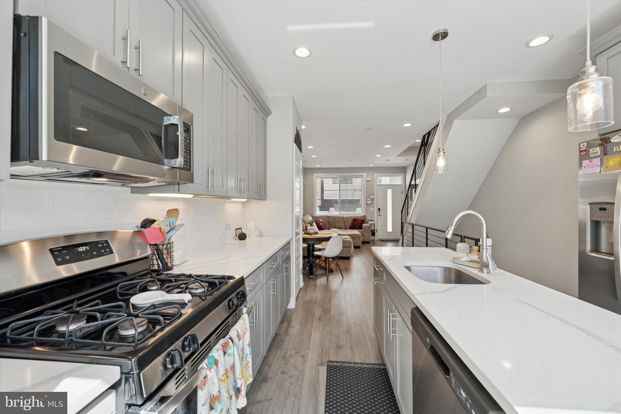 LOWER MOYAMENSING - Residential Lease