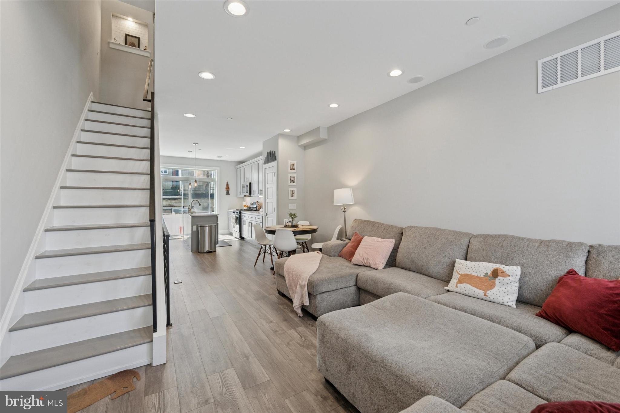 LOWER MOYAMENSING - Residential Lease