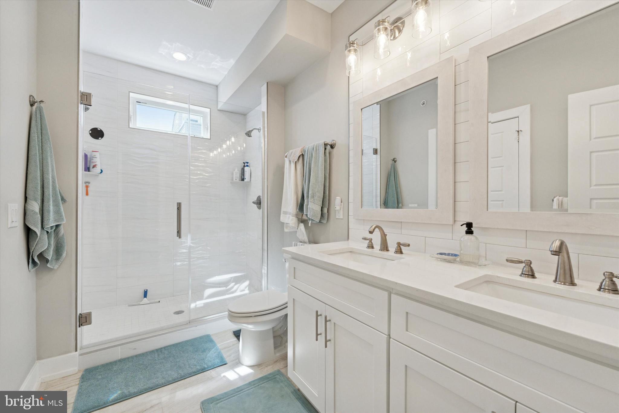 LOWER MOYAMENSING - Residential Lease