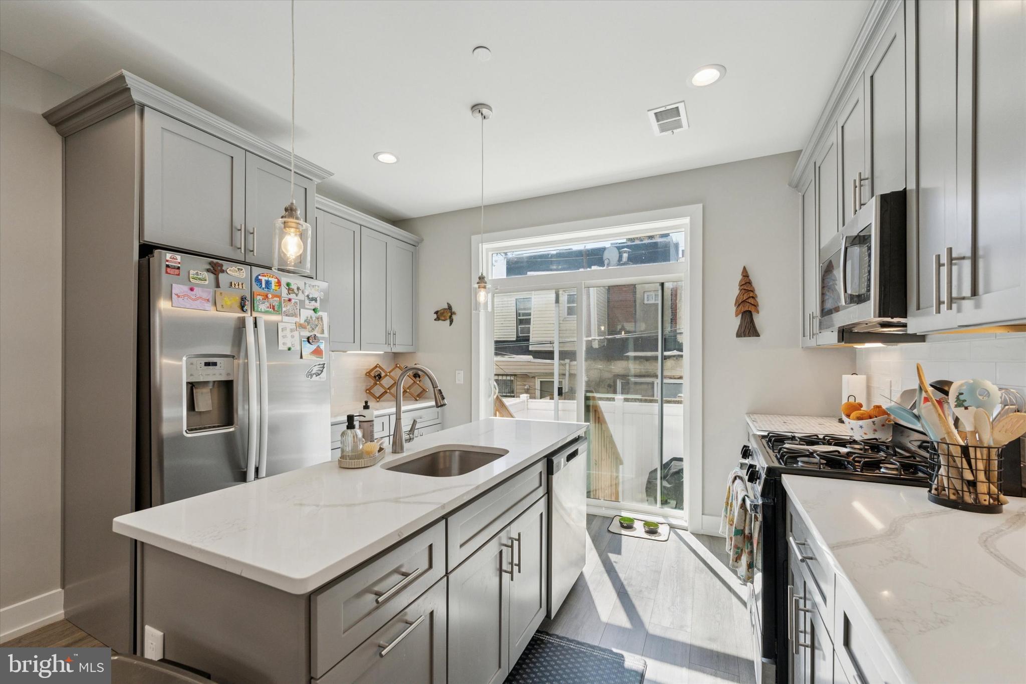 LOWER MOYAMENSING - Residential Lease