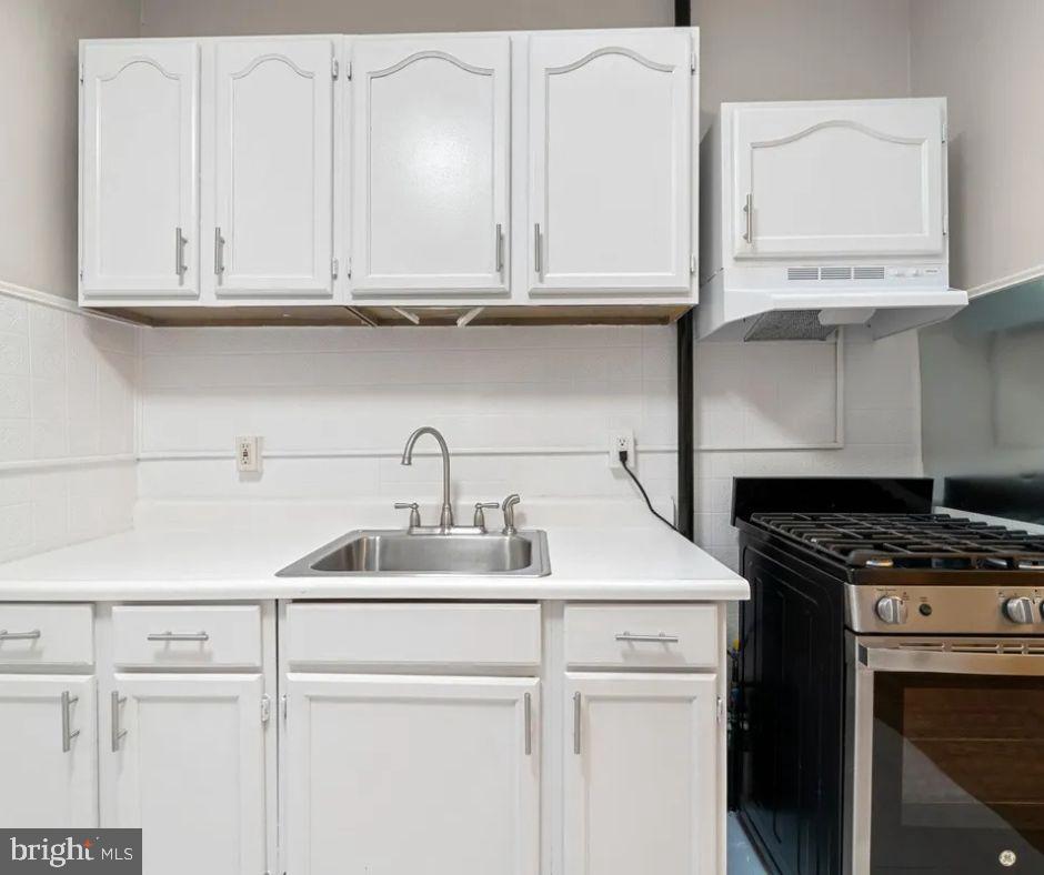 CHARLES VILLAGE - Residential Lease