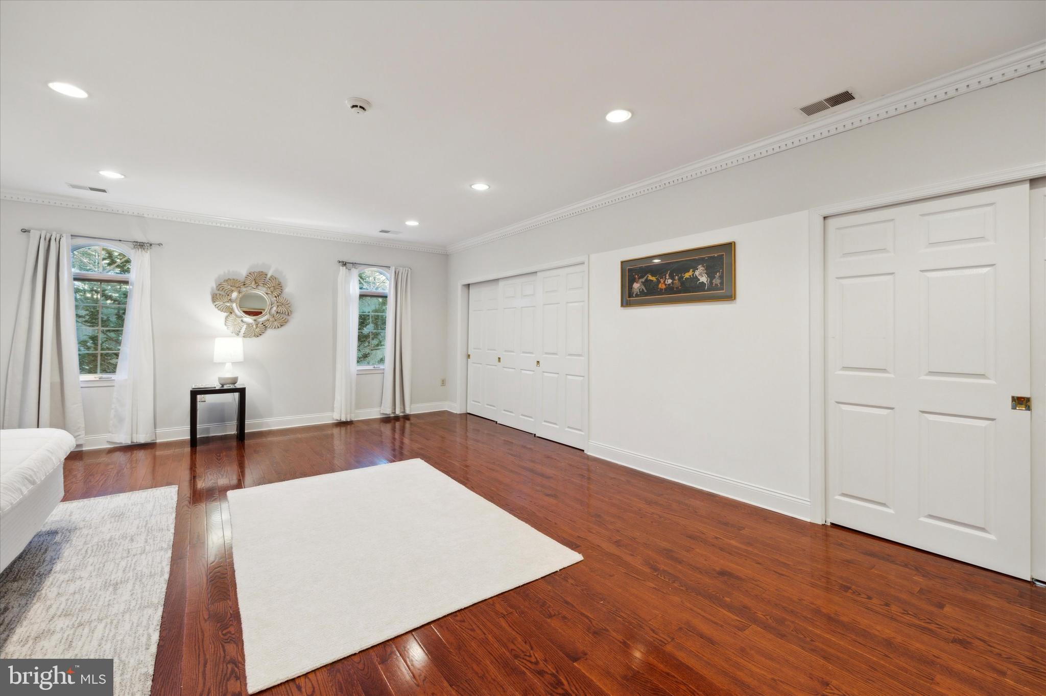 GLADWYNE - Residential