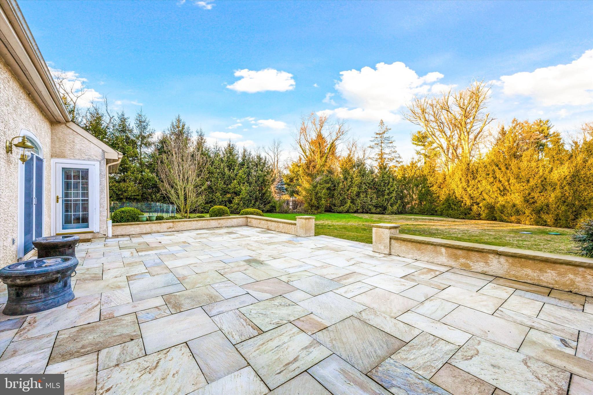 GLADWYNE - Residential