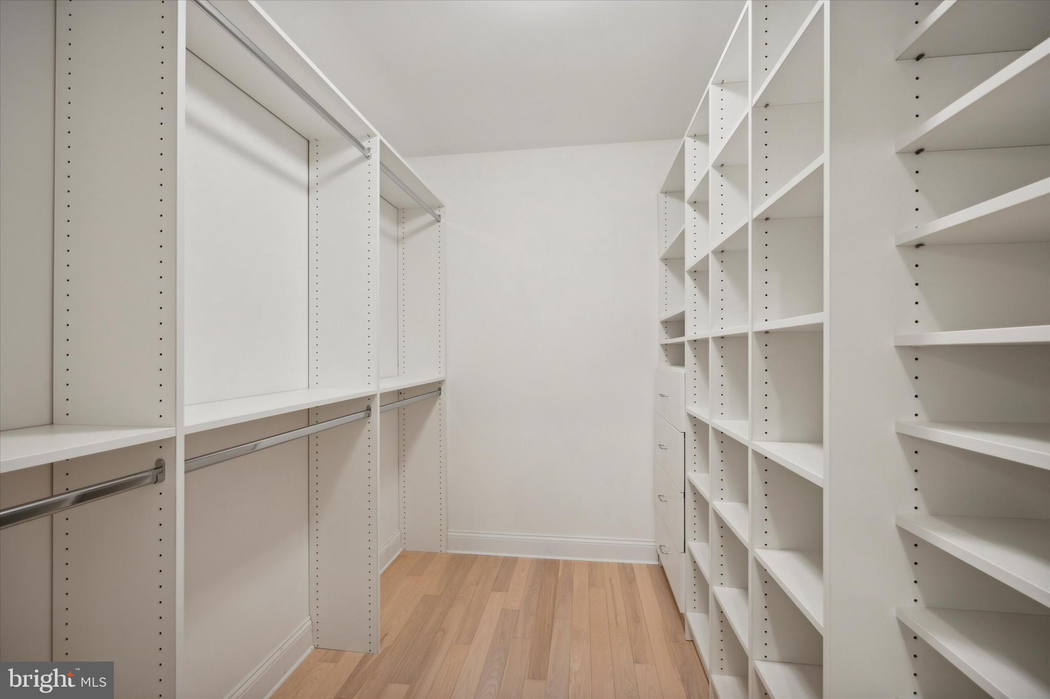 GLADWYNE - Residential