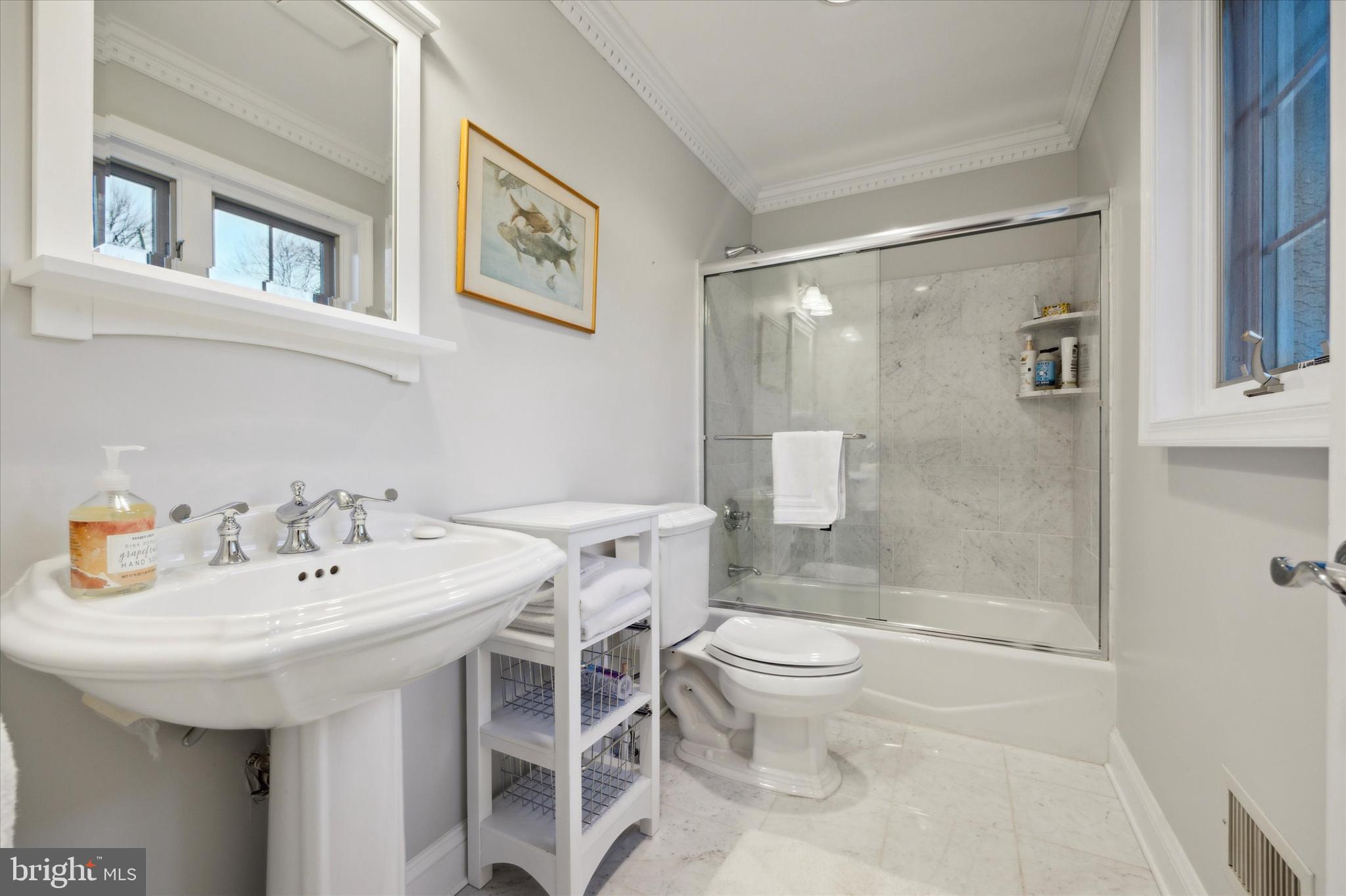 GLADWYNE - Residential