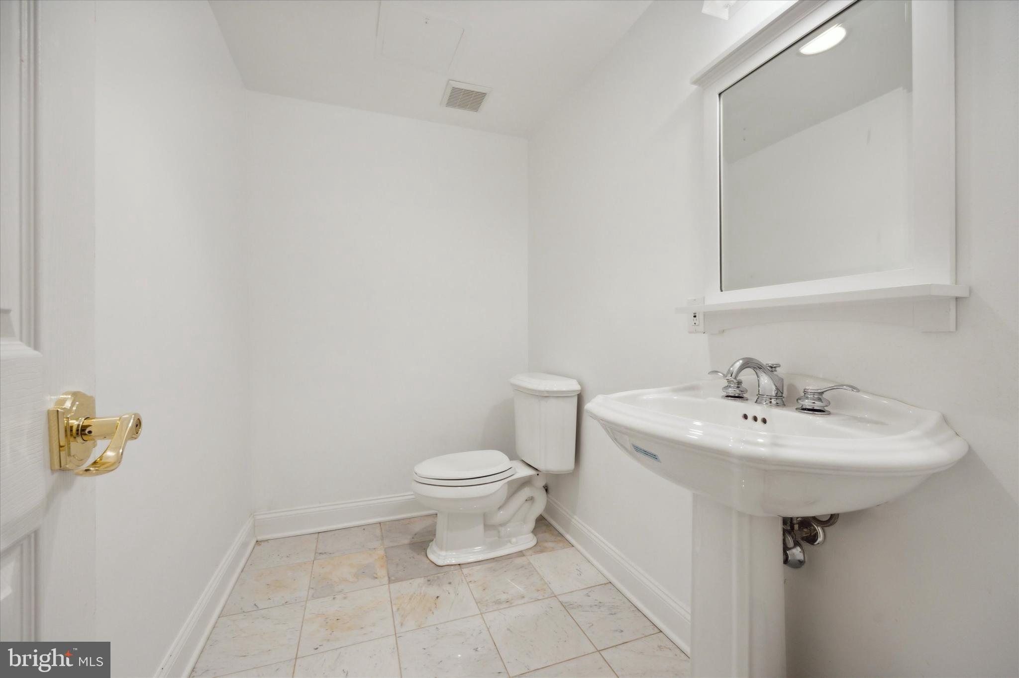 GLADWYNE - Residential