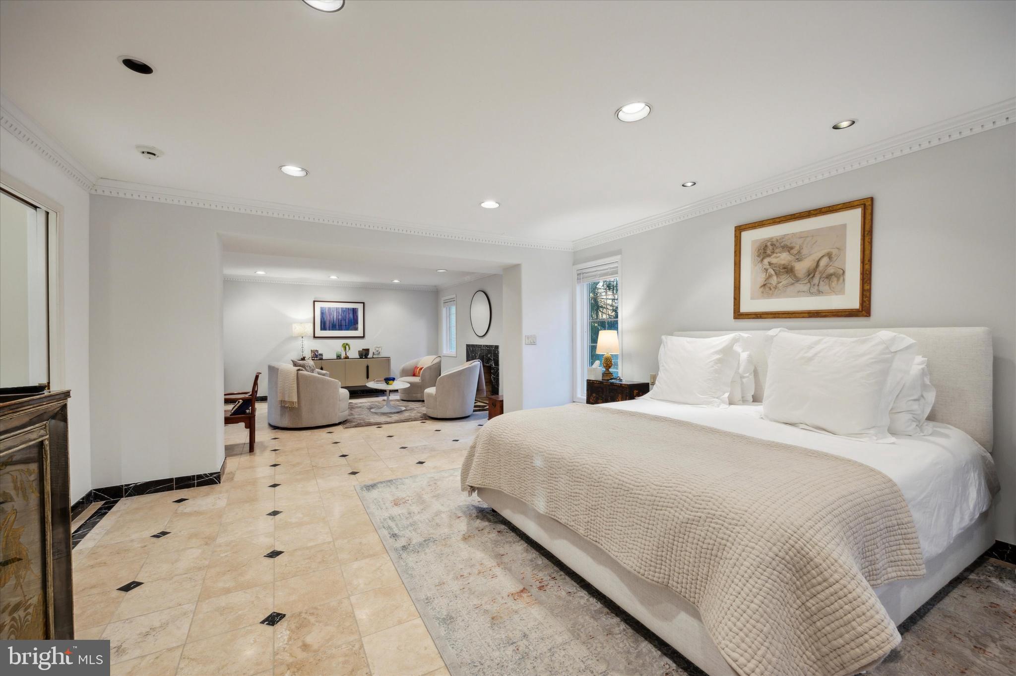 GLADWYNE - Residential