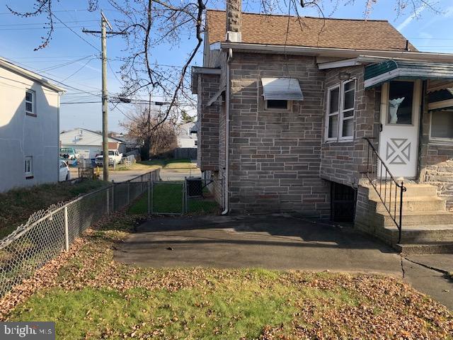 FAIRLAWN - Residential