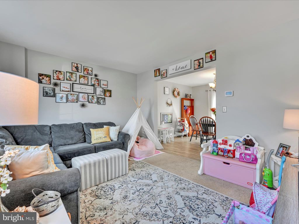 Photo of 76 CHELMSFORD DR, MARIETTA, PA 17547 (MLS # PALA2040412)