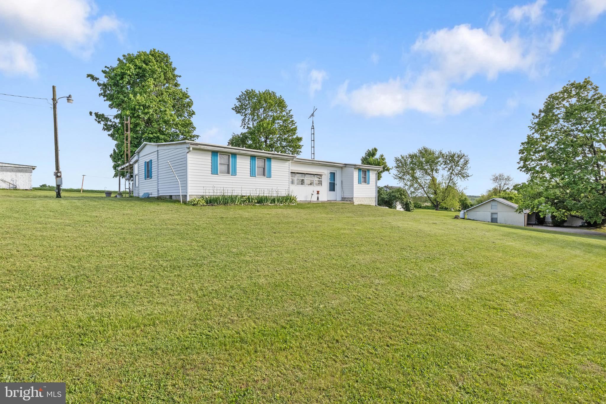 4372 WESTVIEW DRIVE