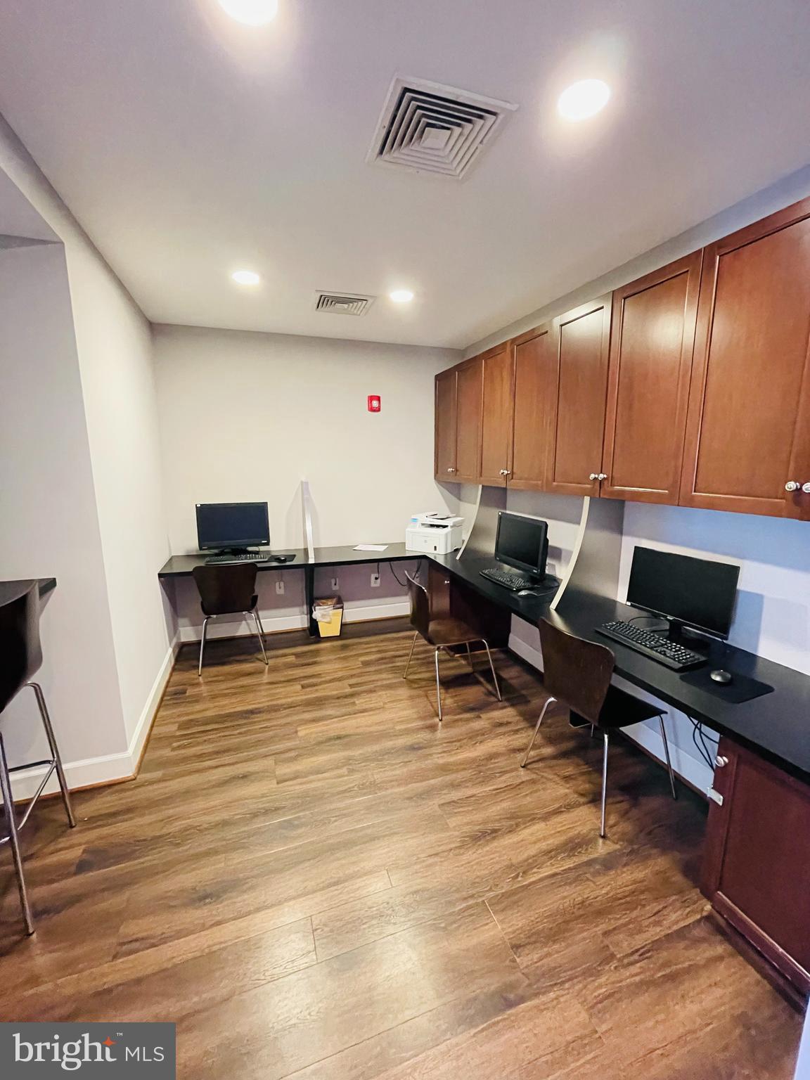 WEST VILLAGE OF SHIRLINGTON - Residential