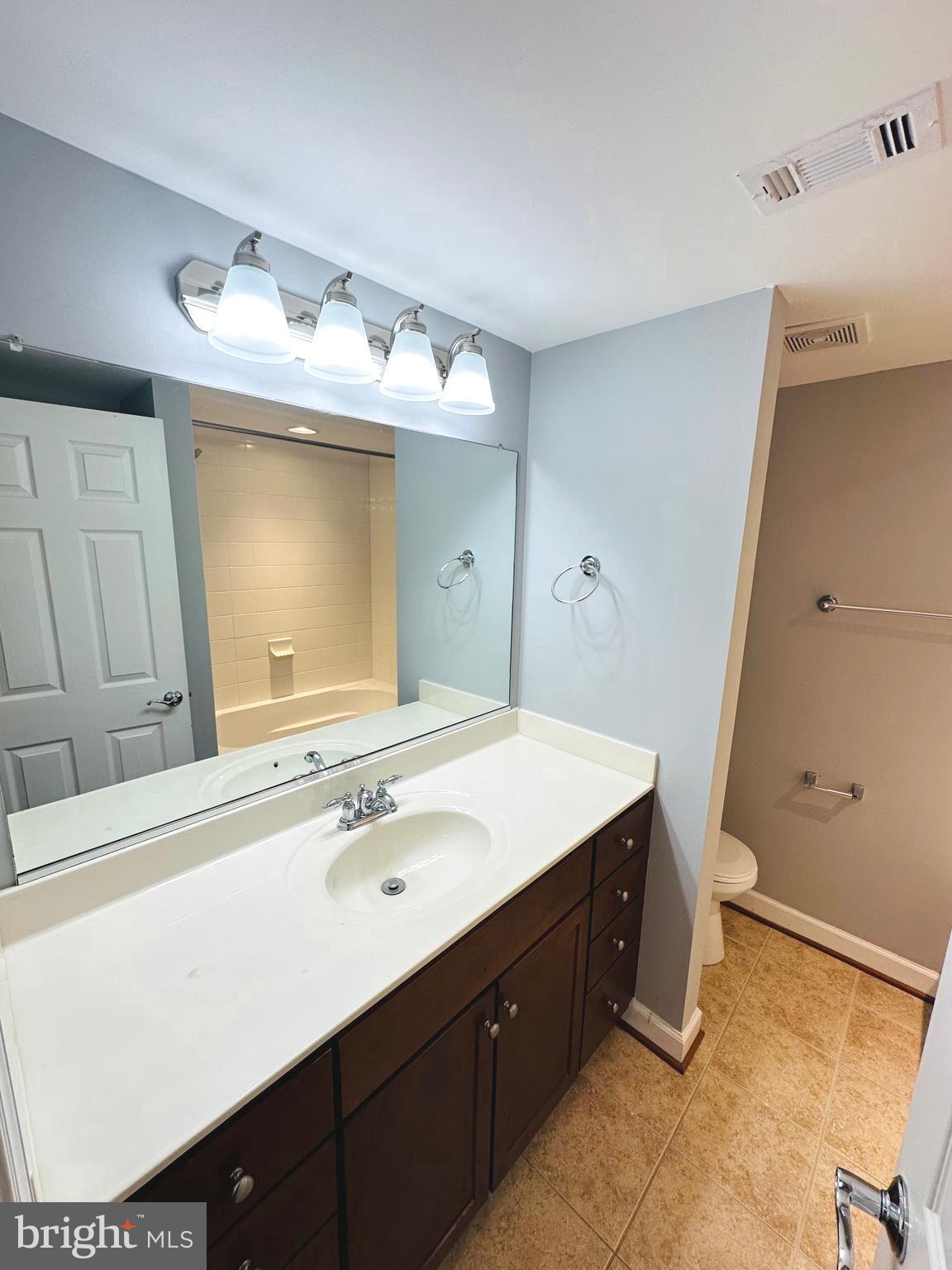 WEST VILLAGE OF SHIRLINGTON - Residential