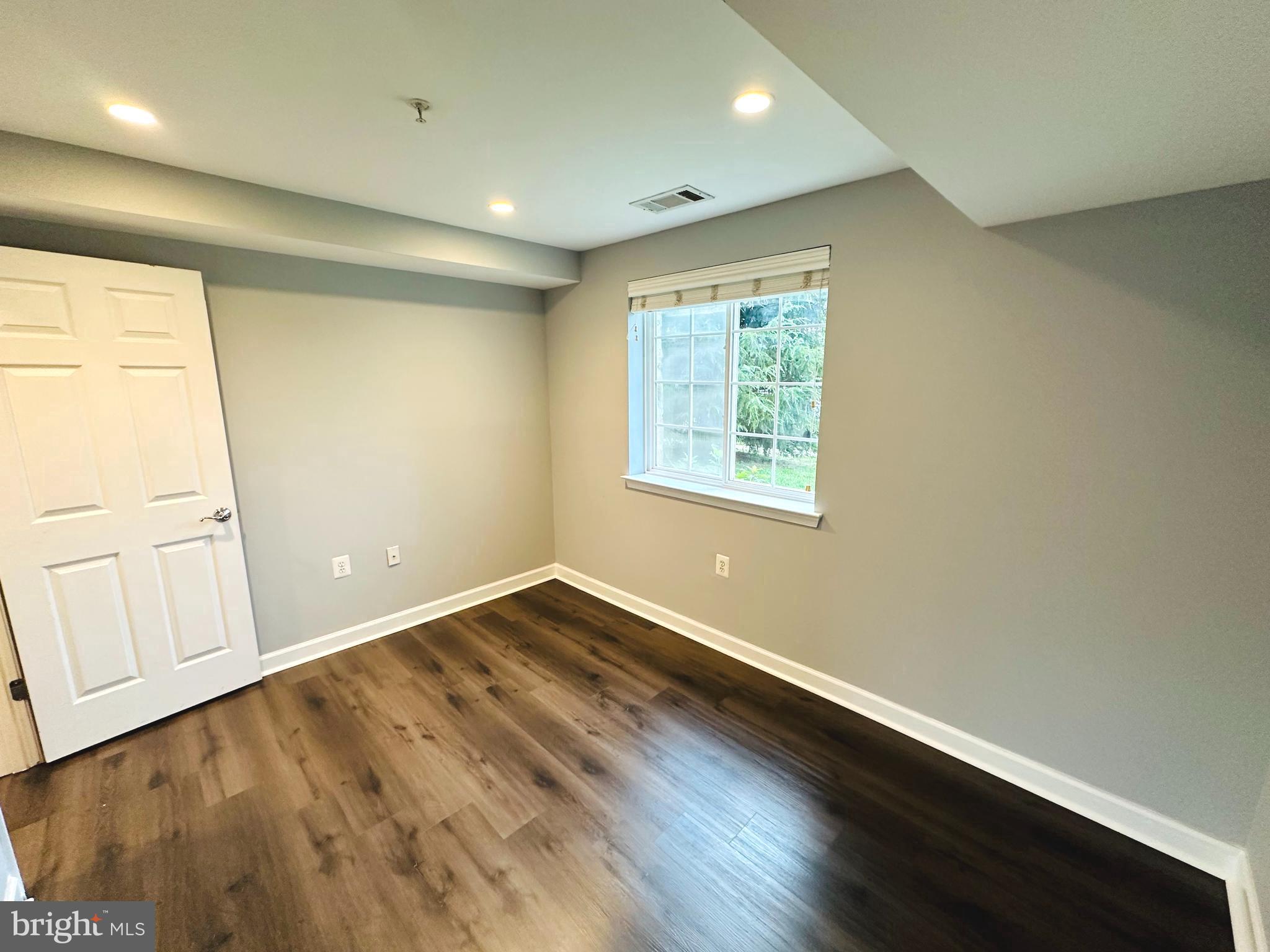 WEST VILLAGE OF SHIRLINGTON - Residential