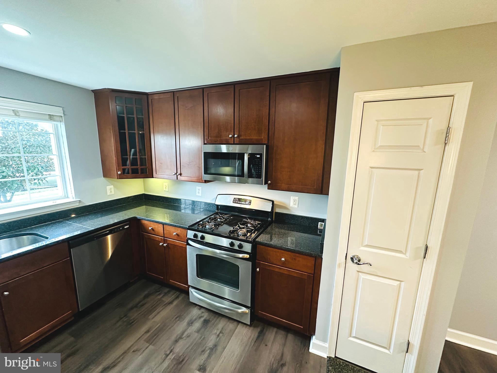 WEST VILLAGE OF SHIRLINGTON - Residential