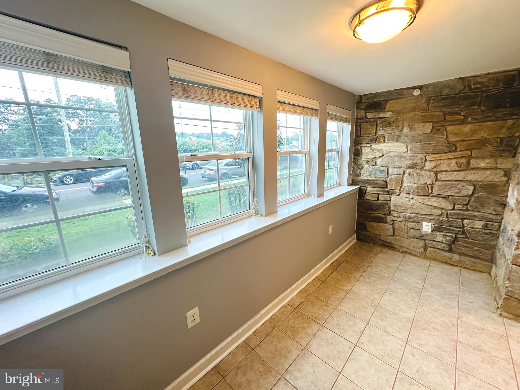 WEST VILLAGE OF SHIRLINGTON - Residential