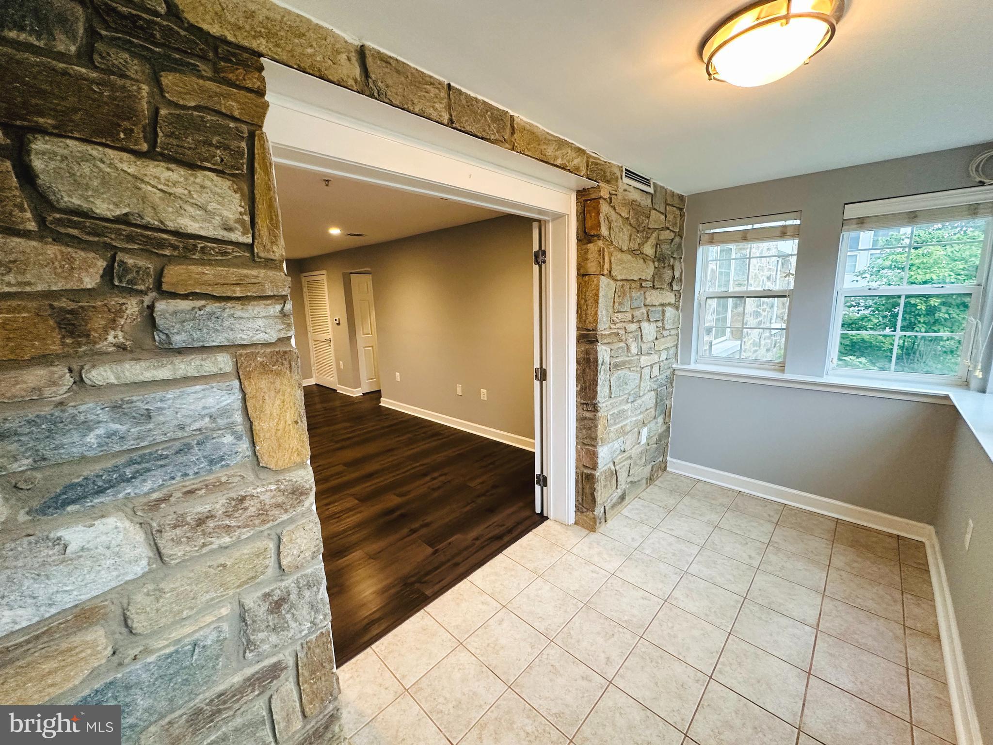 WEST VILLAGE OF SHIRLINGTON - Residential