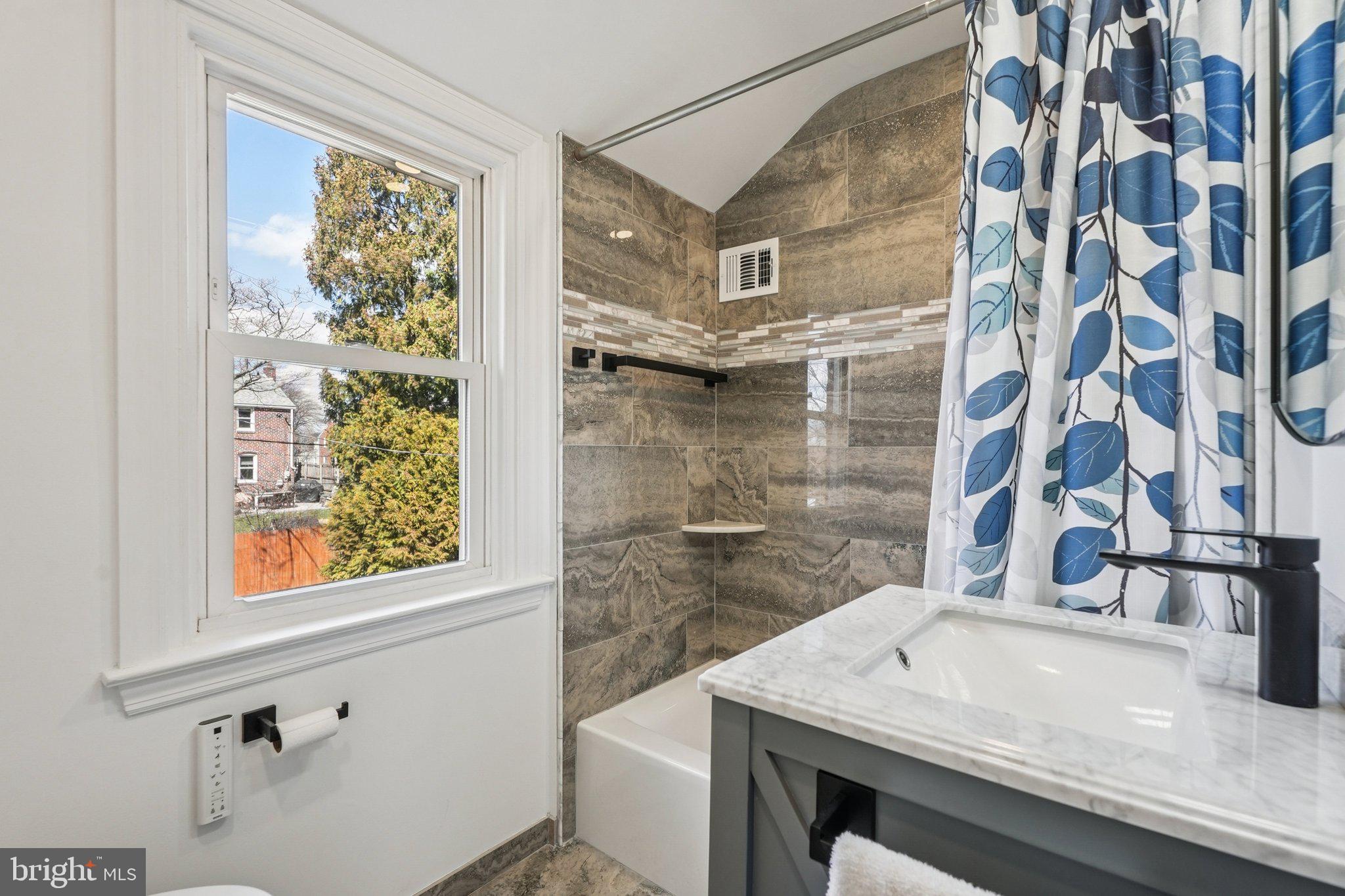 LYNNWOOD - Residential