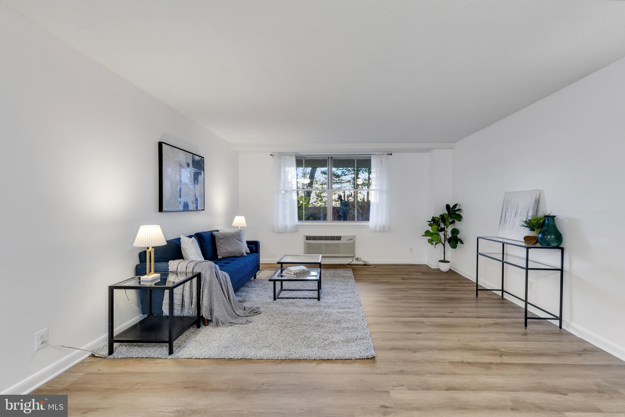 CIRCLE CONDOMINIUMS - Residential