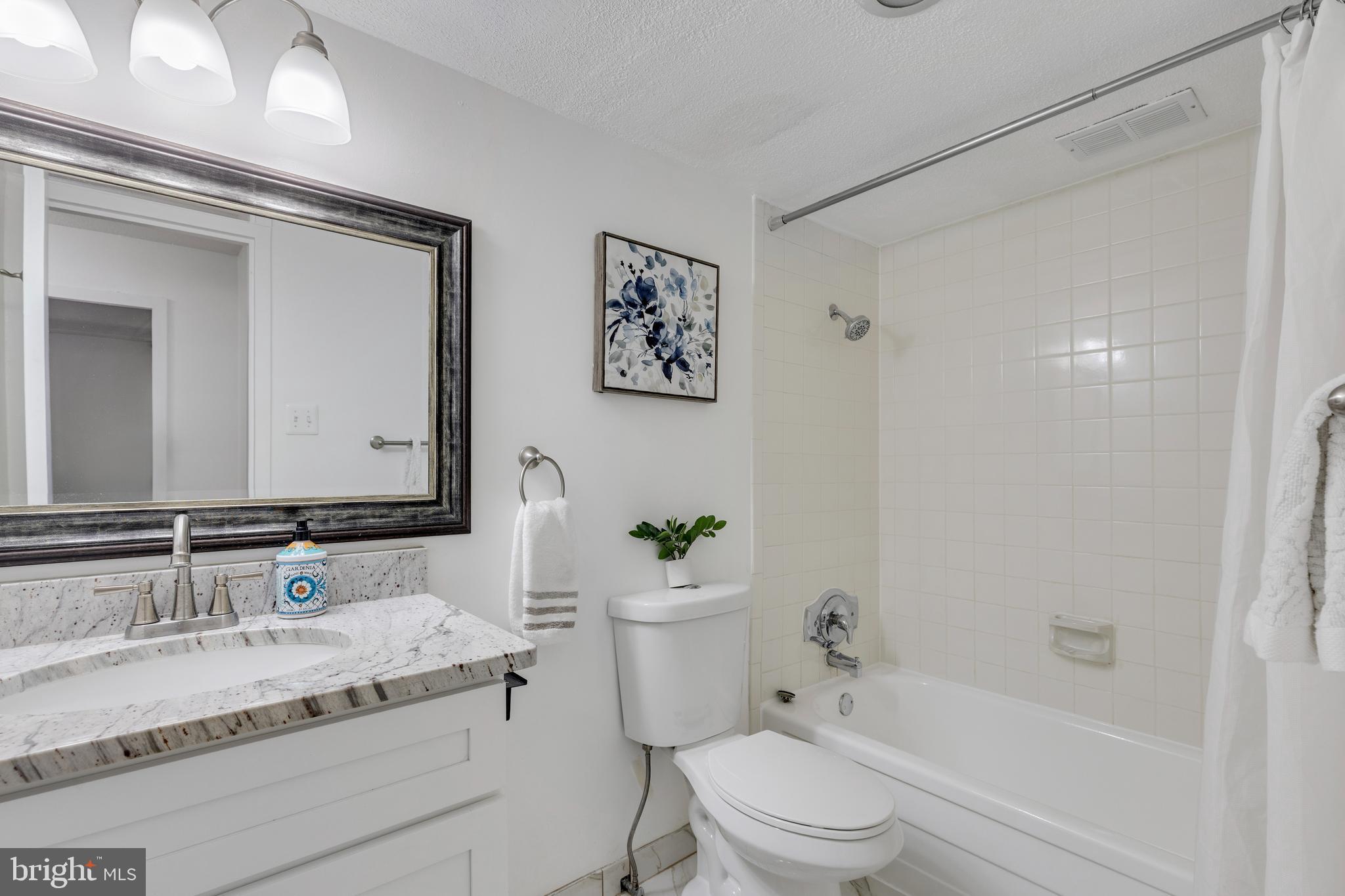 CIRCLE CONDOMINIUMS - Residential