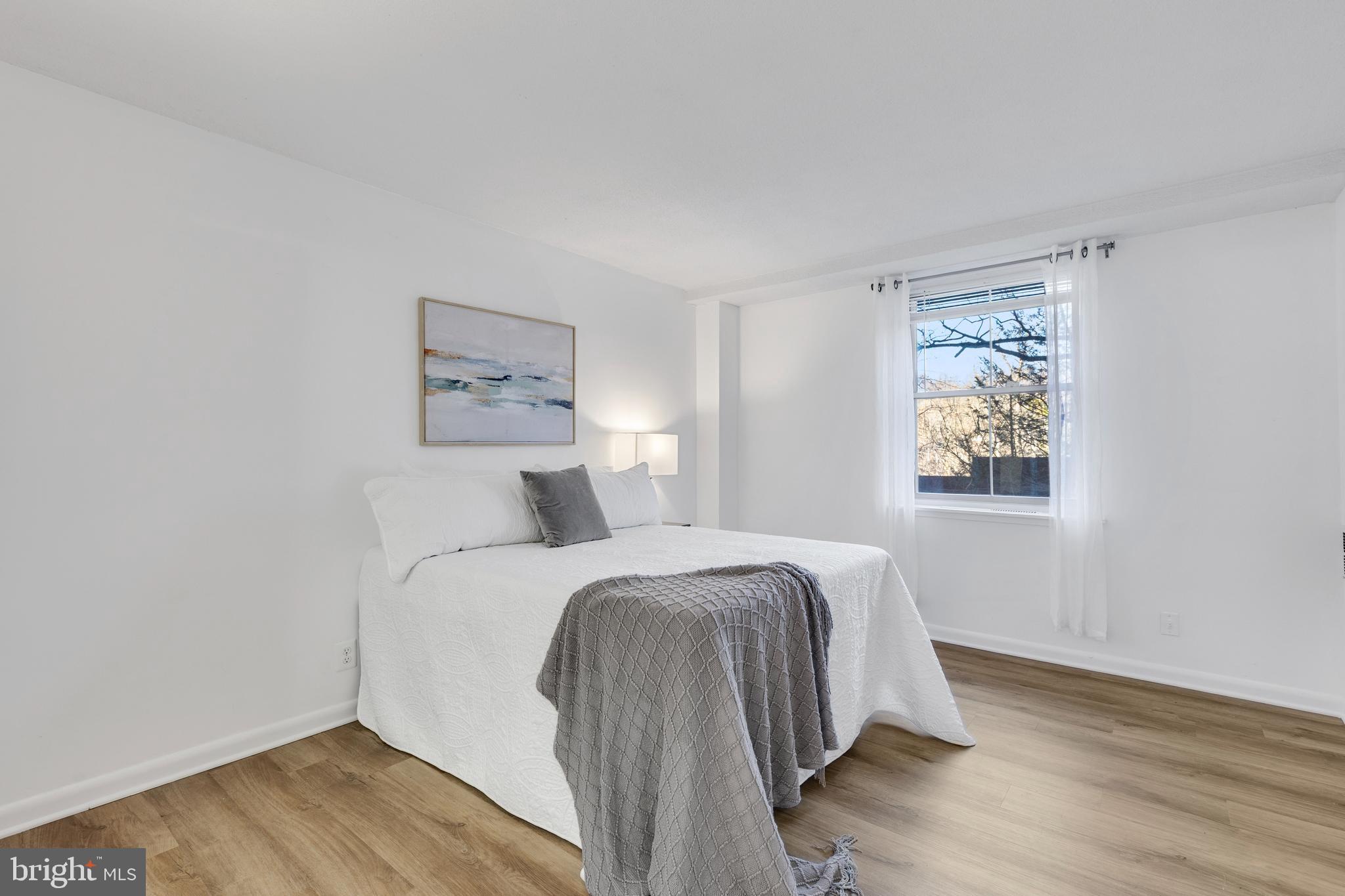 CIRCLE CONDOMINIUMS - Residential