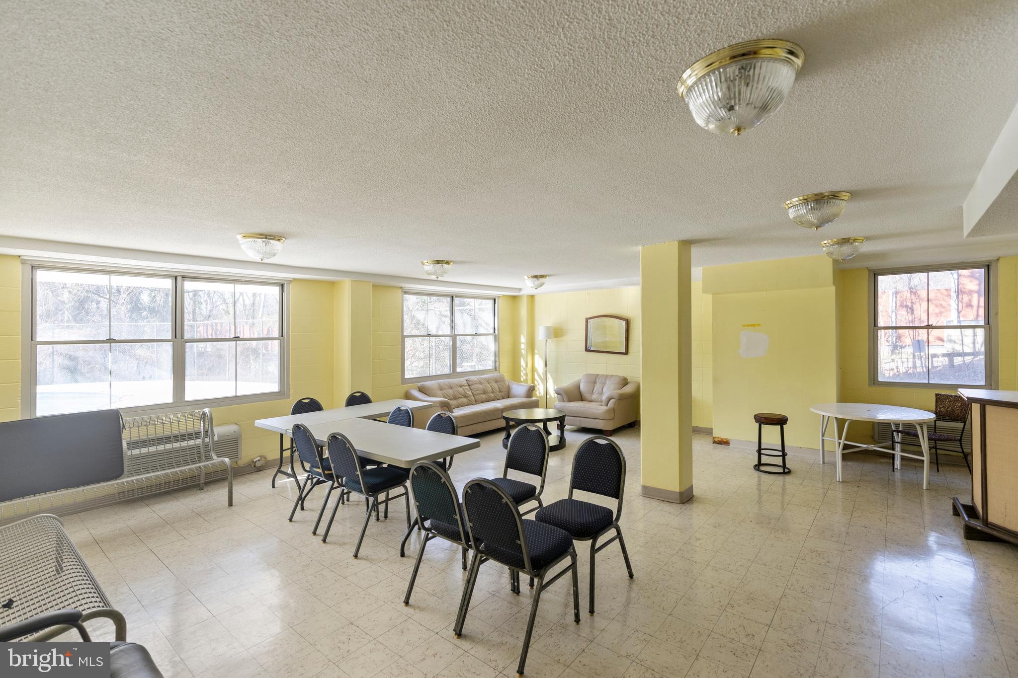 CIRCLE CONDOMINIUMS - Residential