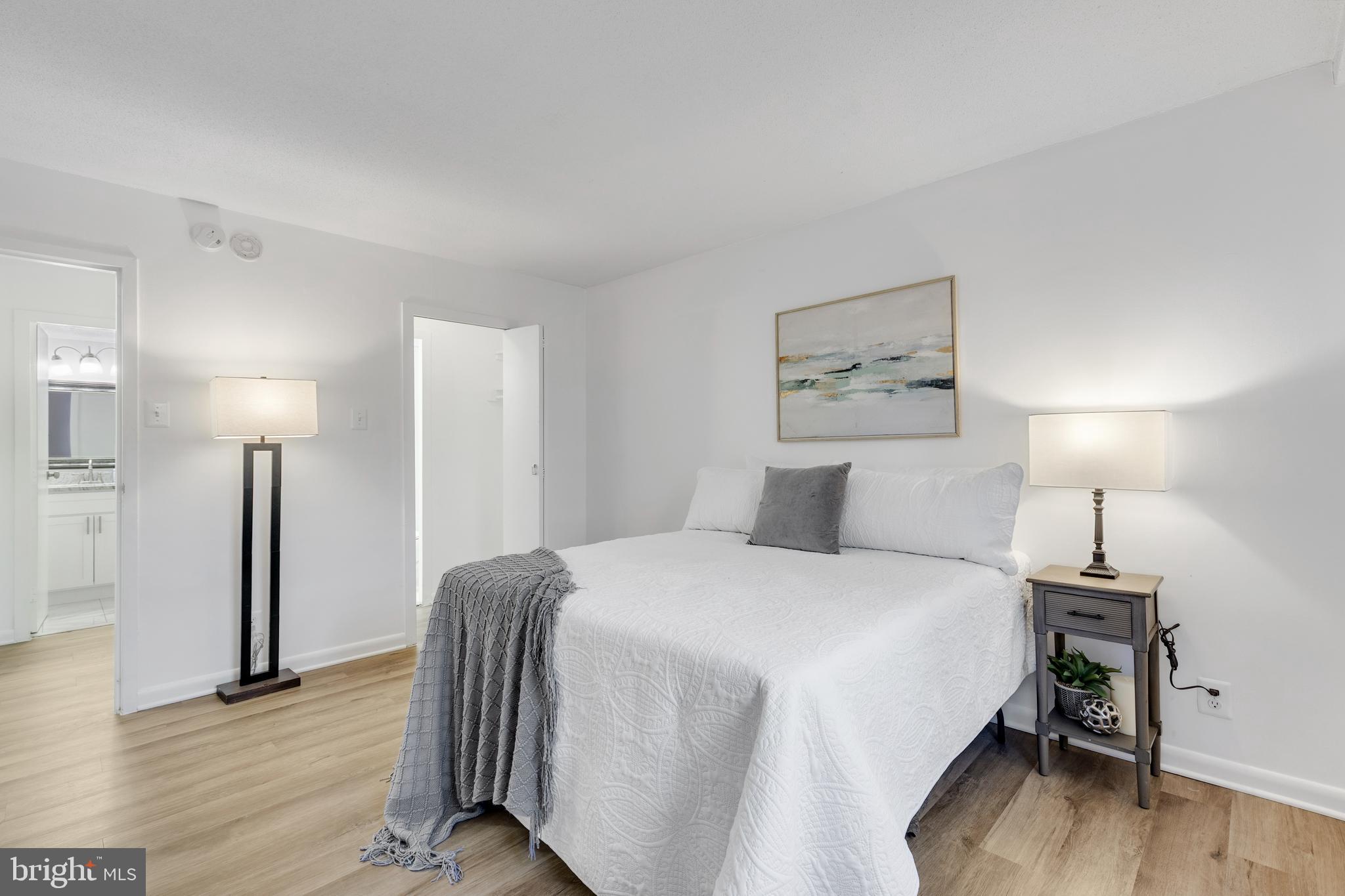 CIRCLE CONDOMINIUMS - Residential