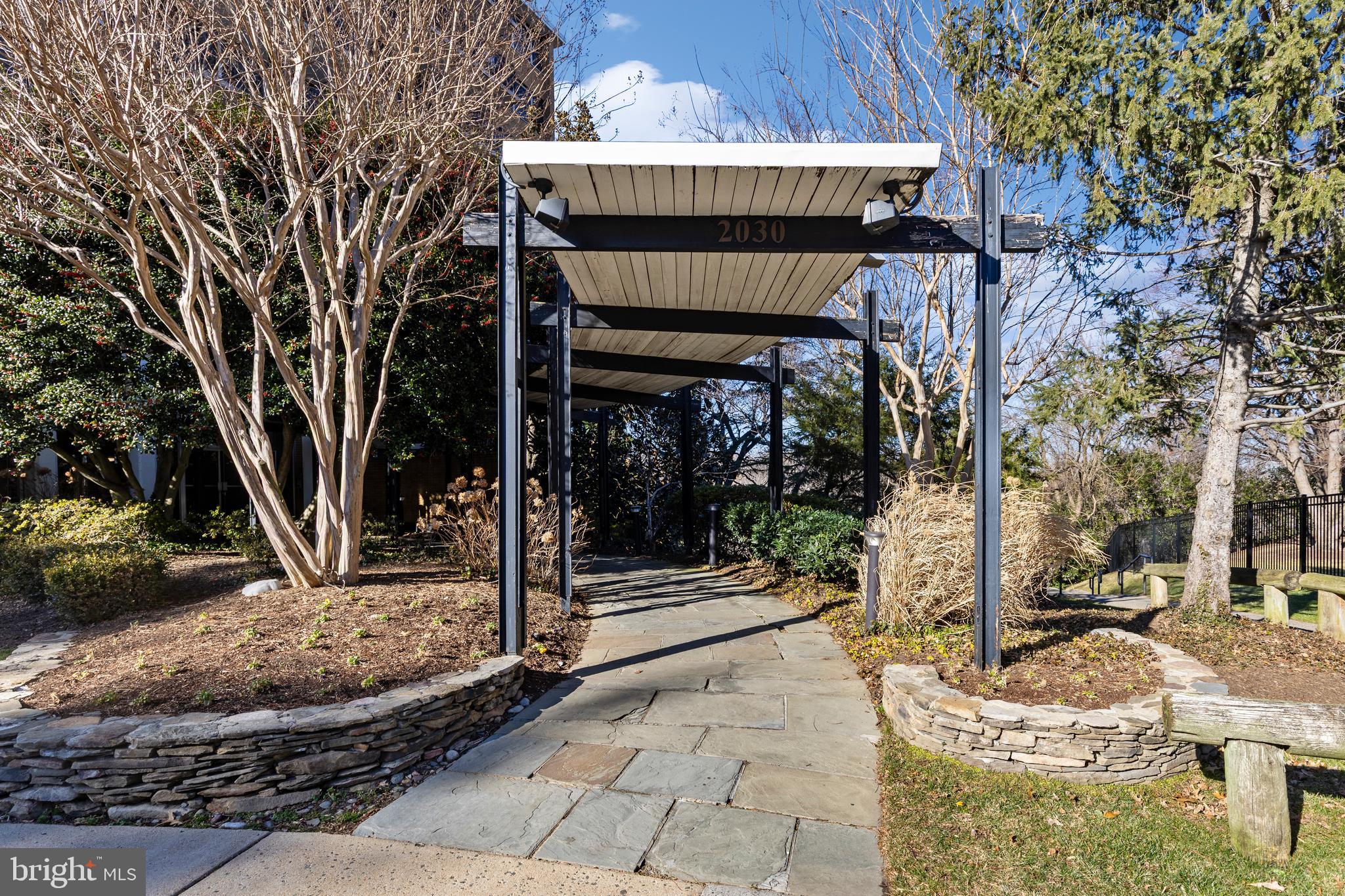 CIRCLE CONDOMINIUMS - Residential