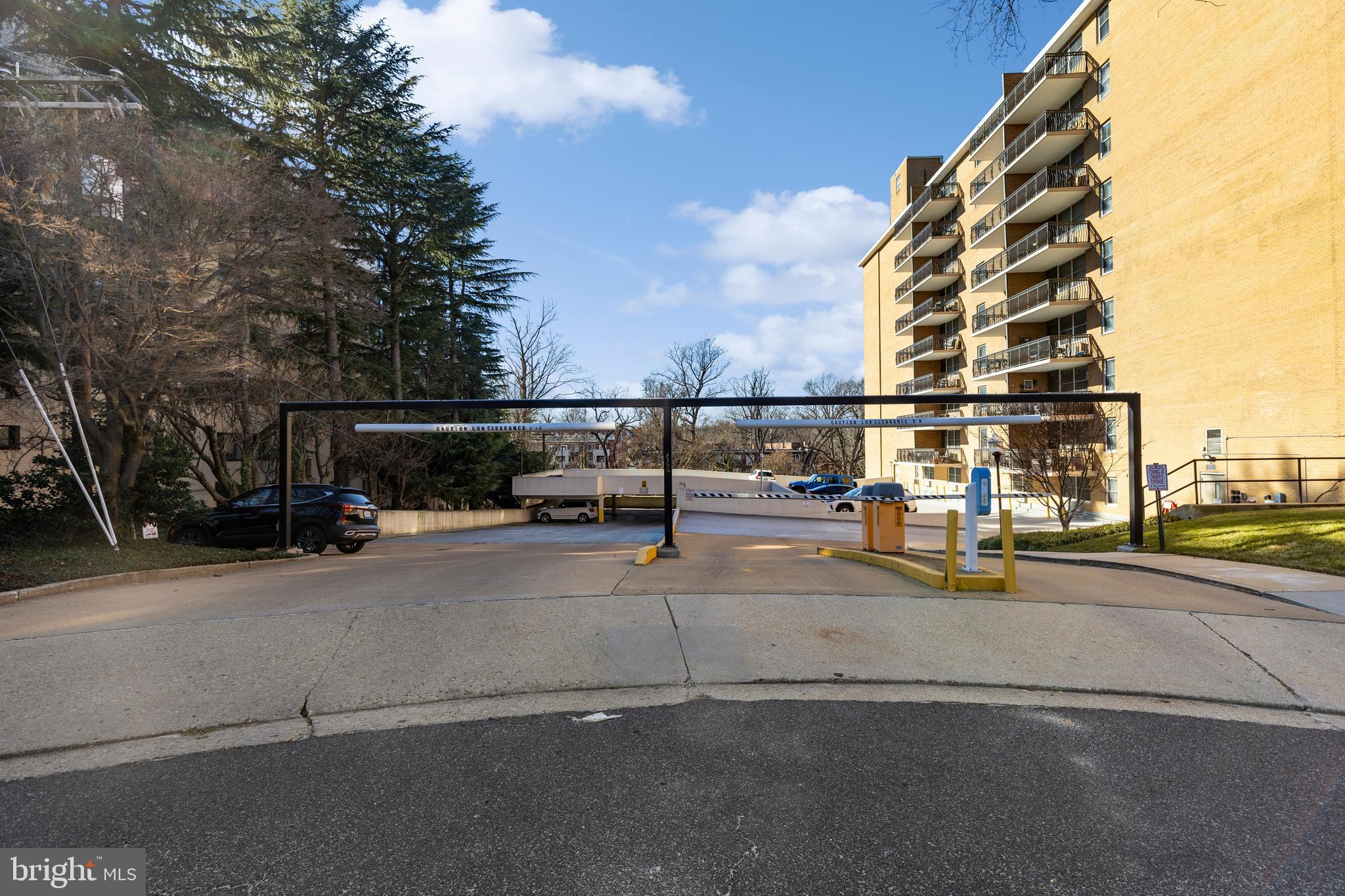 CIRCLE CONDOMINIUMS - Residential