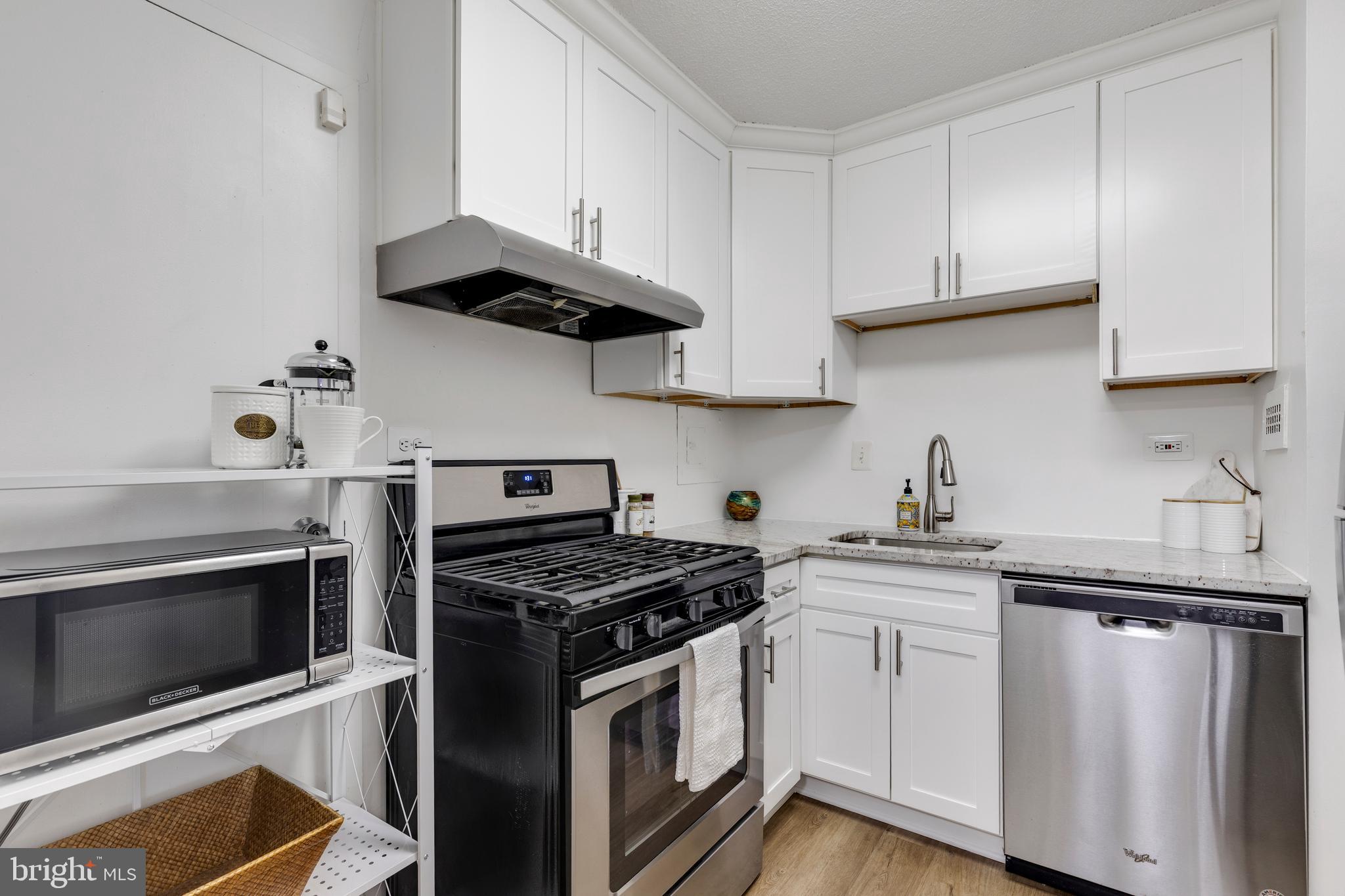 CIRCLE CONDOMINIUMS - Residential