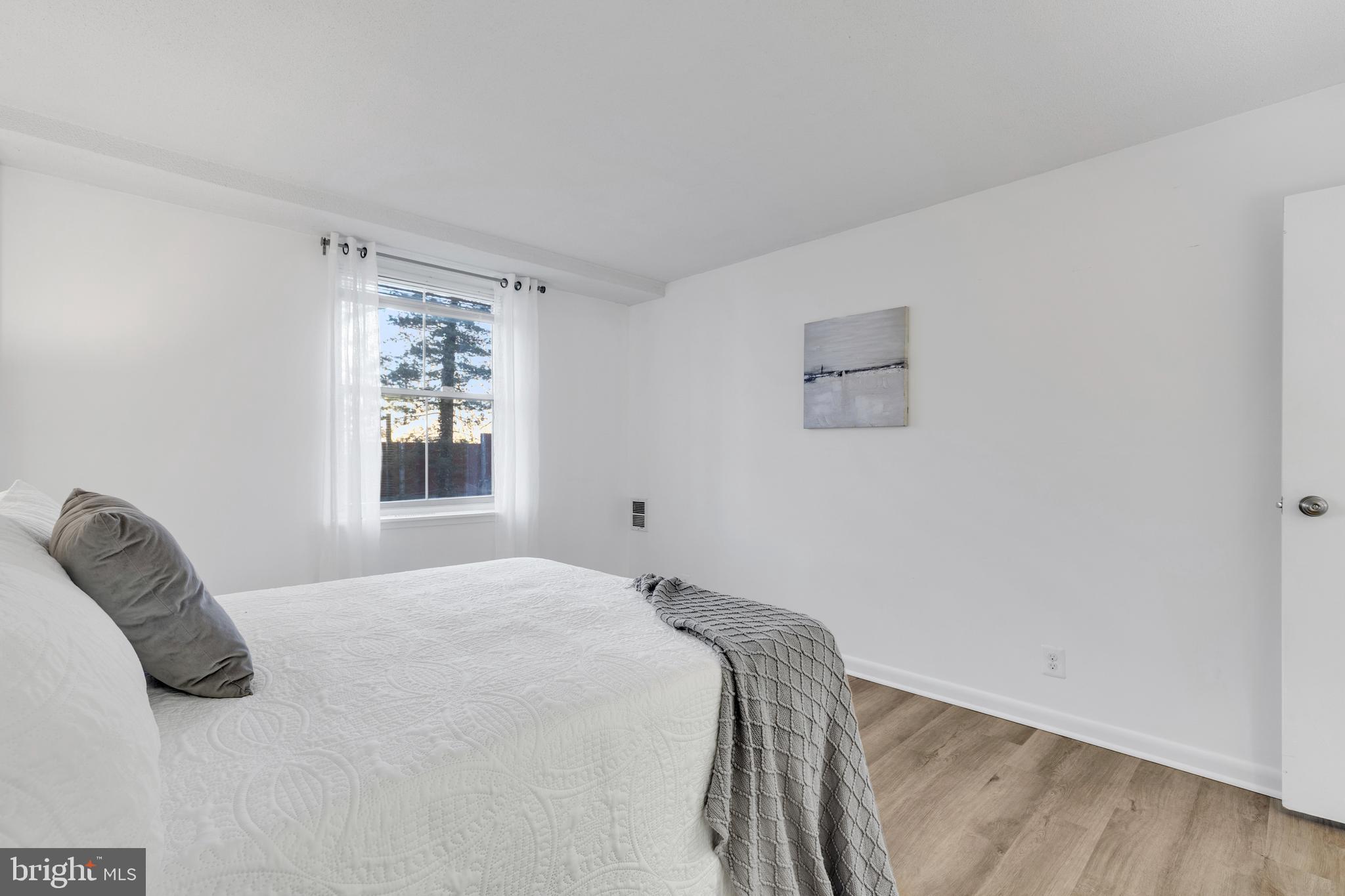 CIRCLE CONDOMINIUMS - Residential