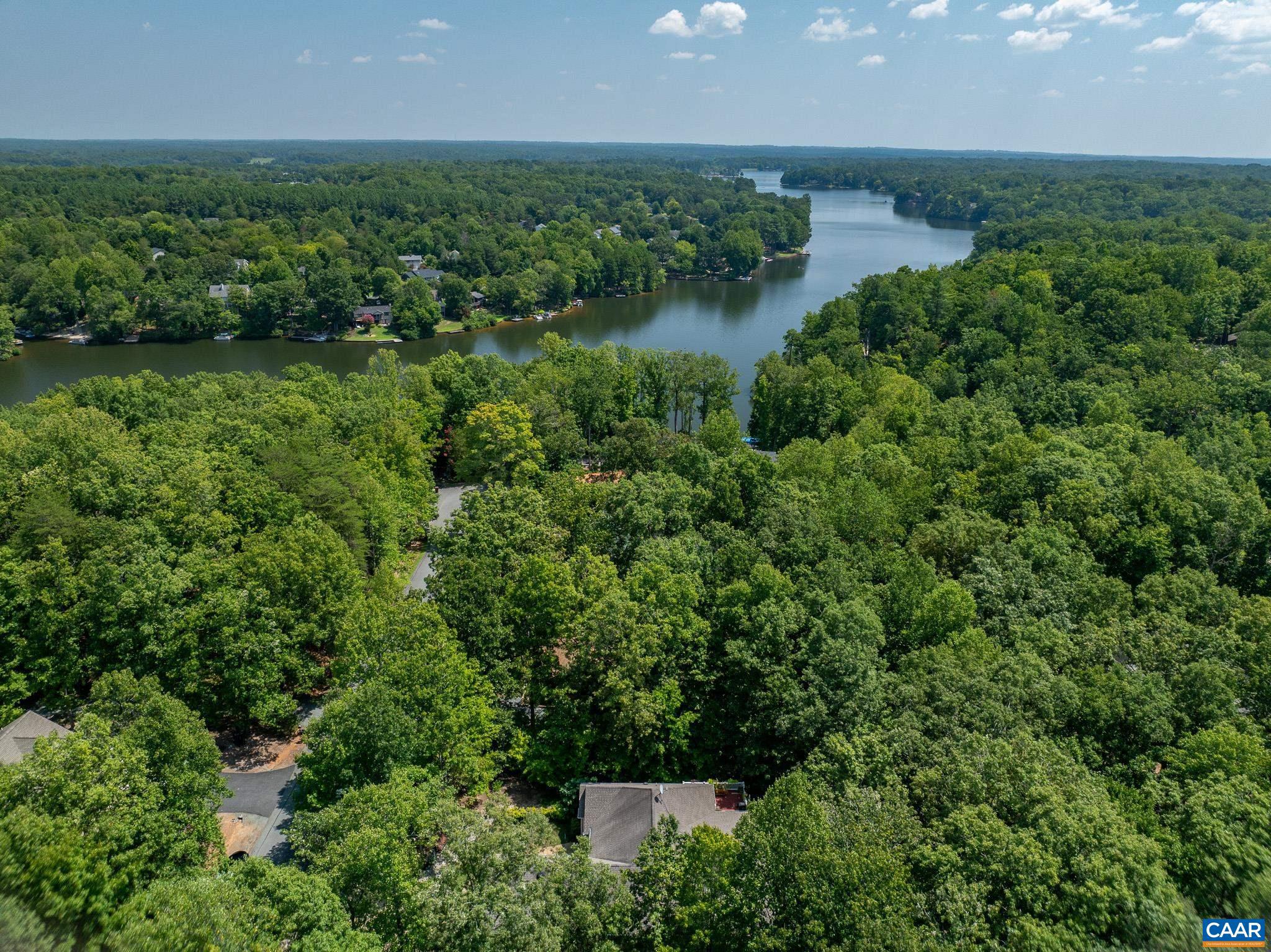 LAKE MONTICELLO - Residential