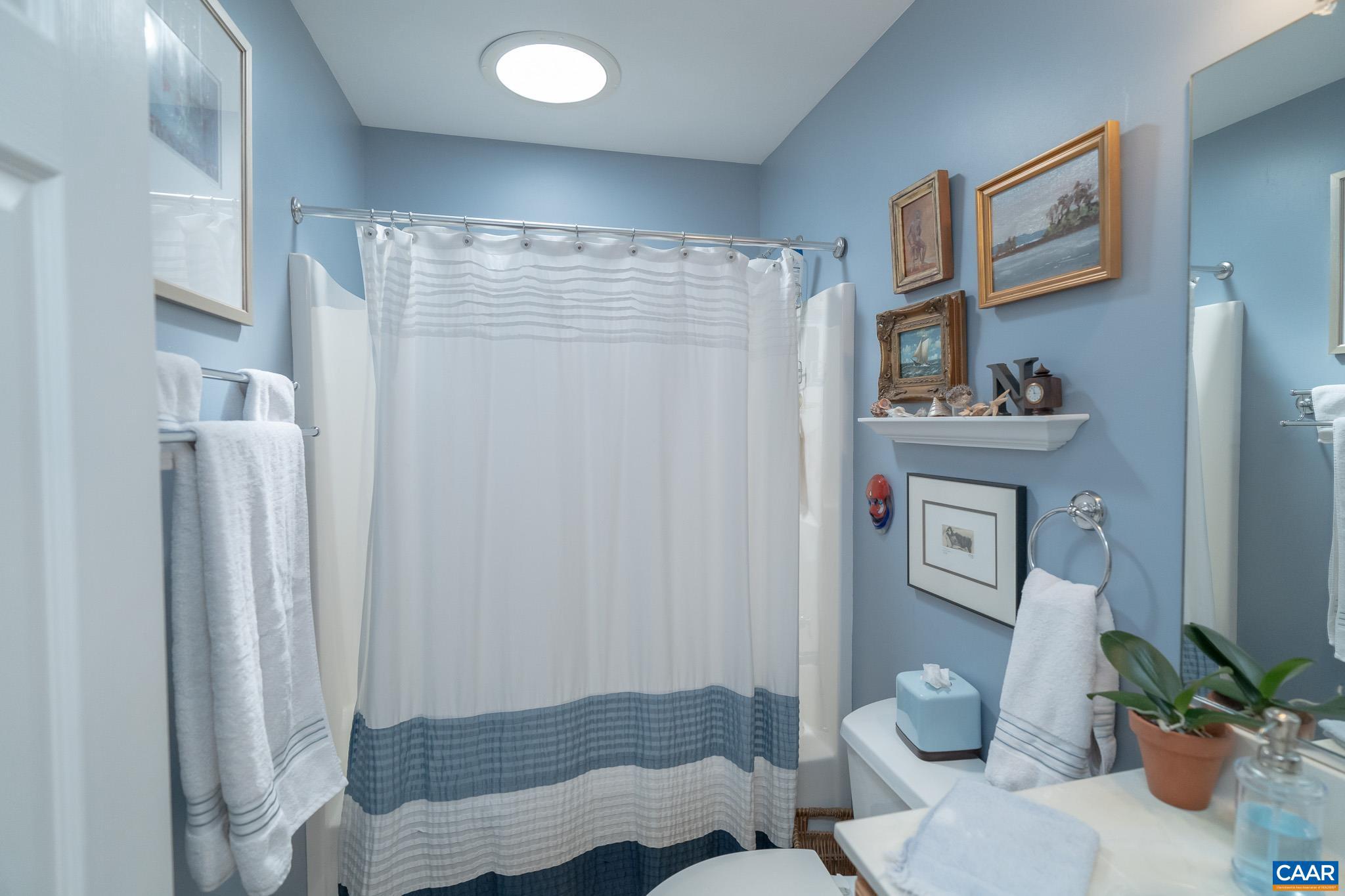 LAKE MONTICELLO - Residential