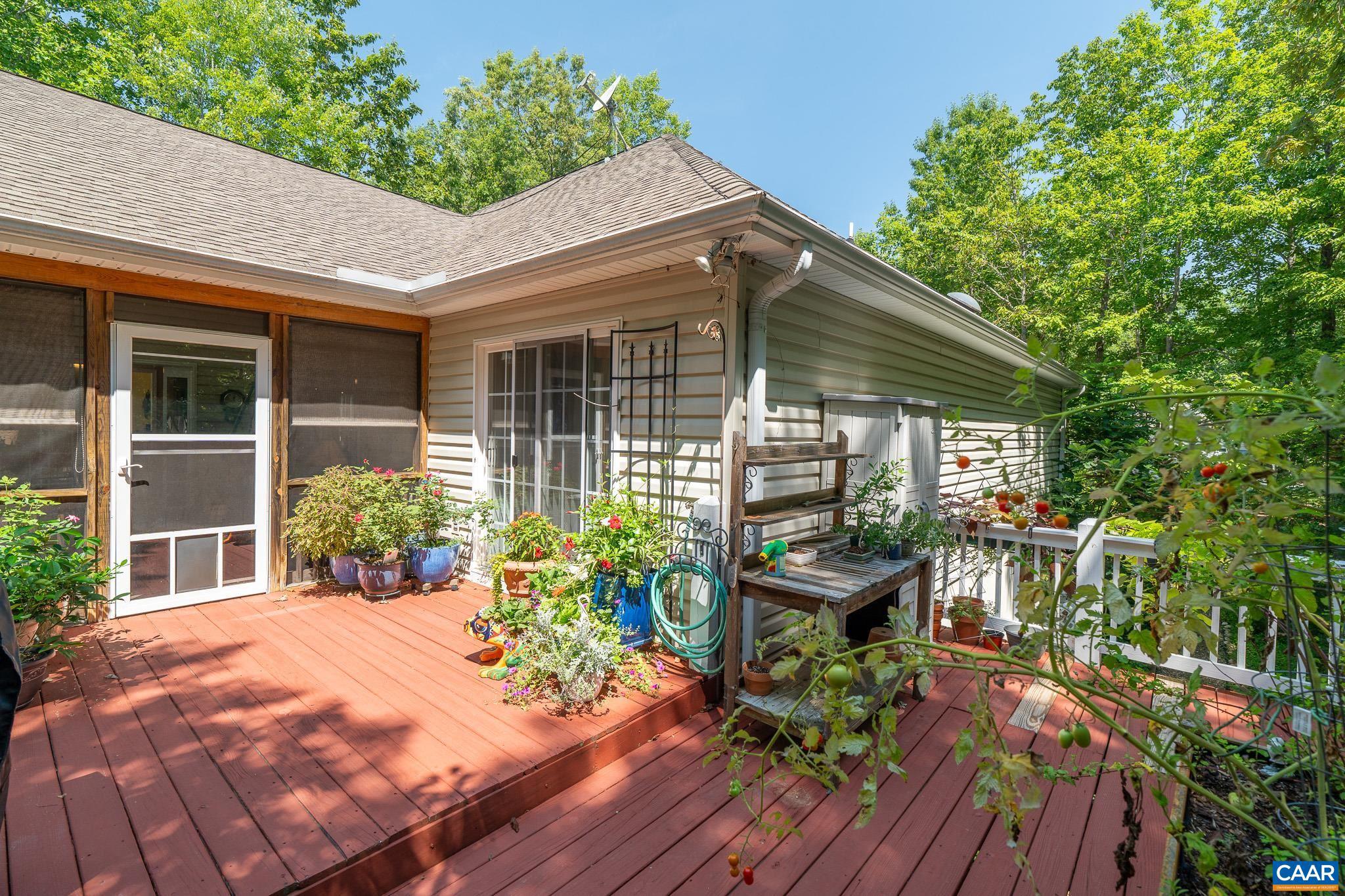 LAKE MONTICELLO - Residential