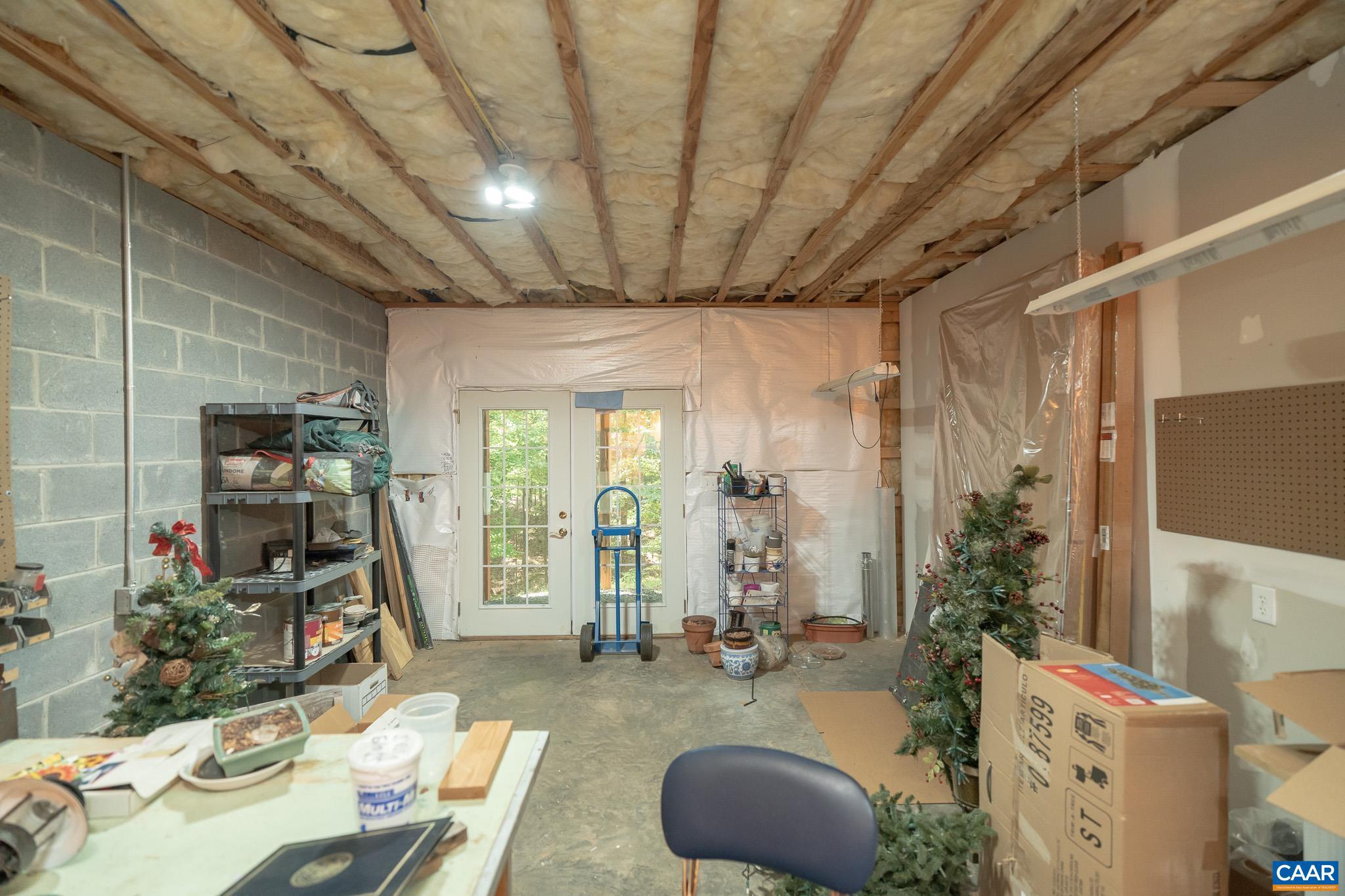 LAKE MONTICELLO - Residential