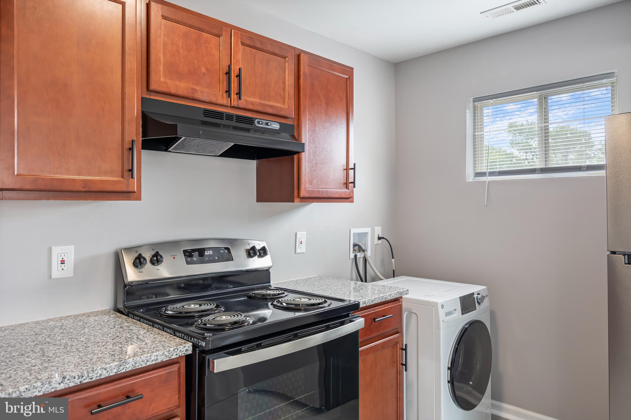 GARWYN OAKS - Residential Lease
