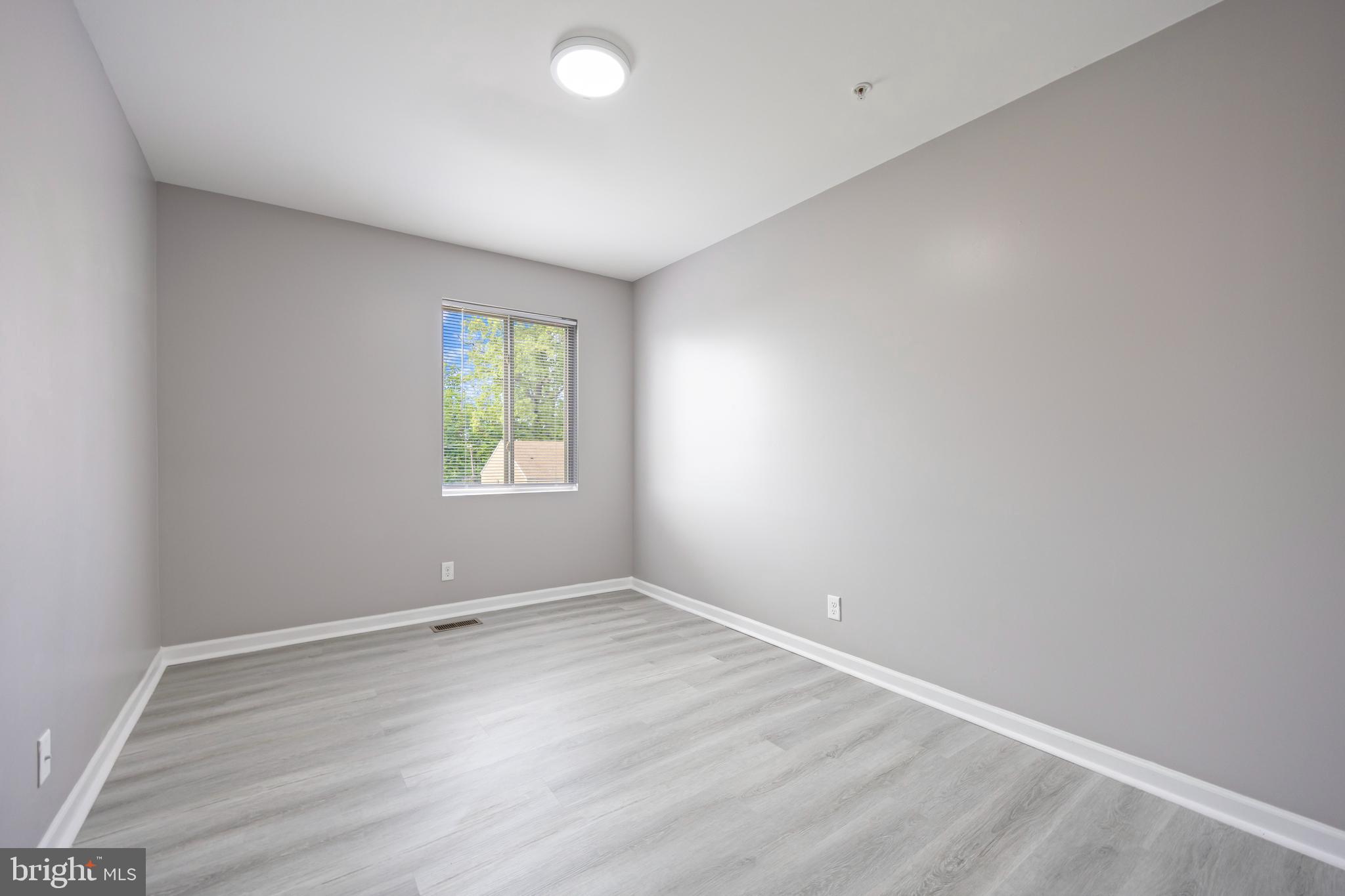 GARWYN OAKS - Residential Lease