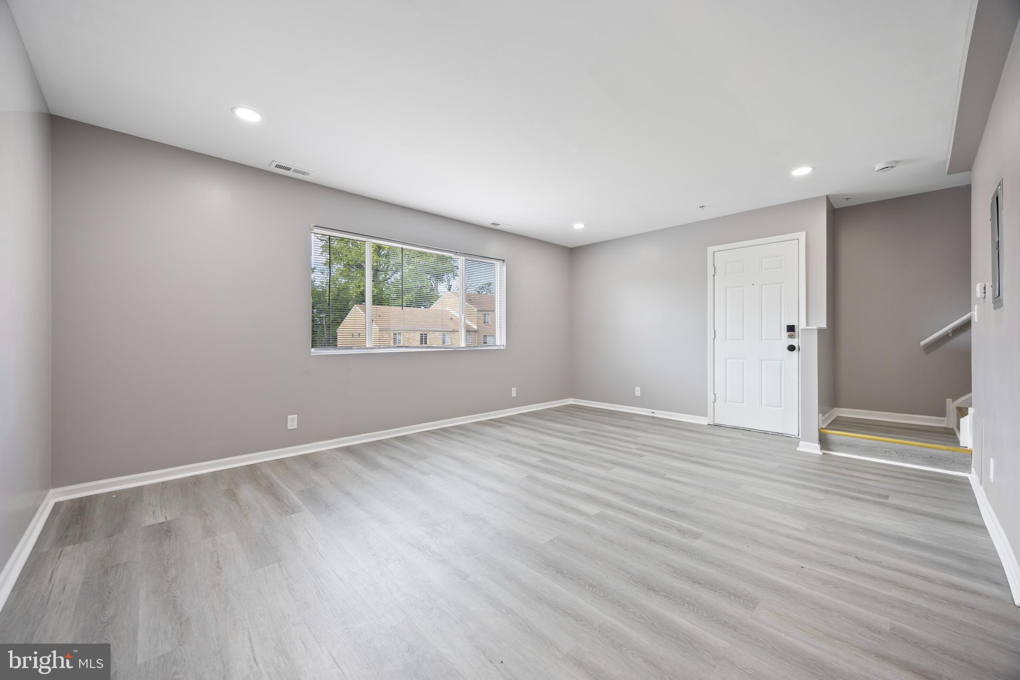GARWYN OAKS - Residential Lease
