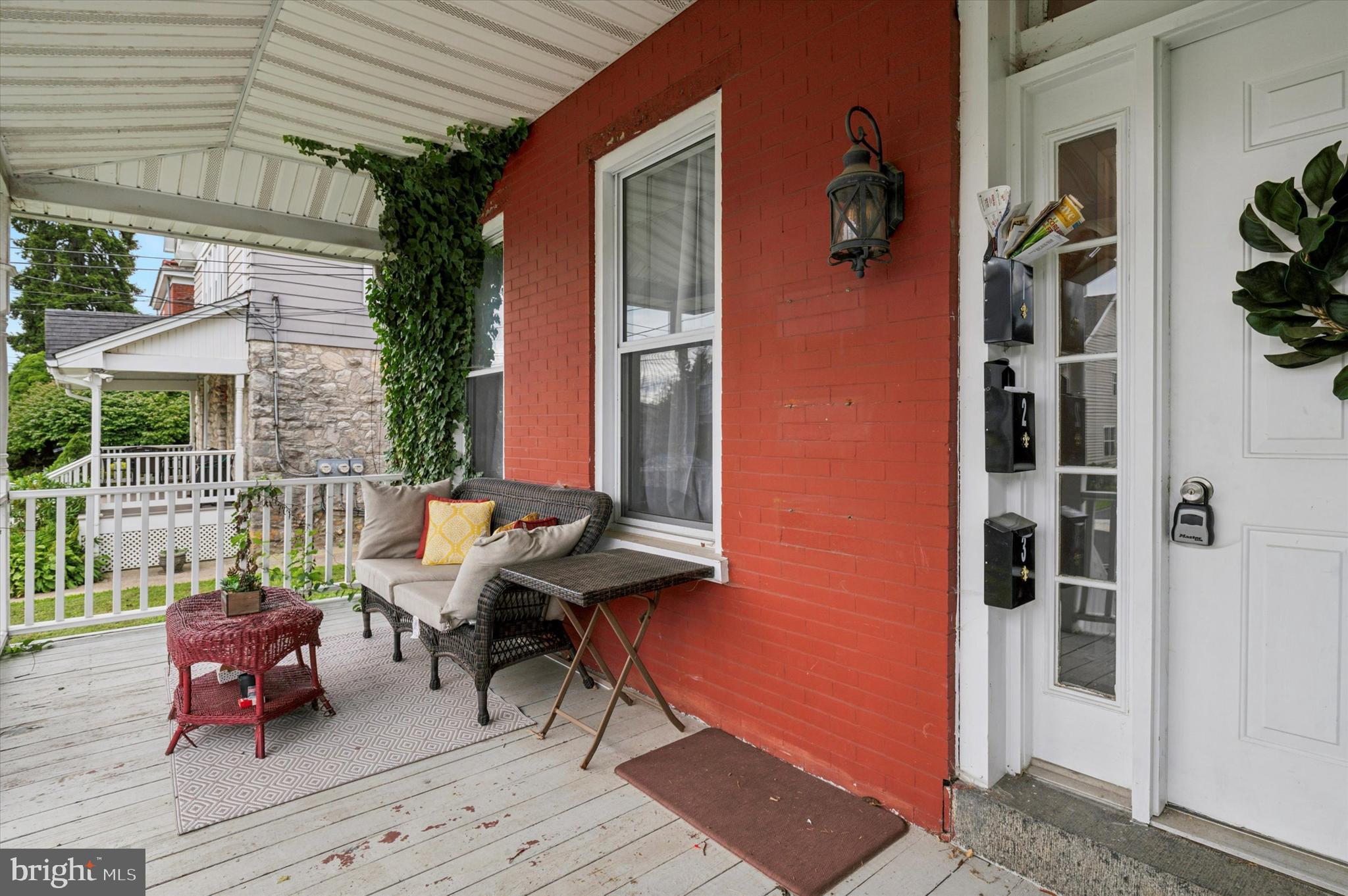 212 S WILLOW STREET 3