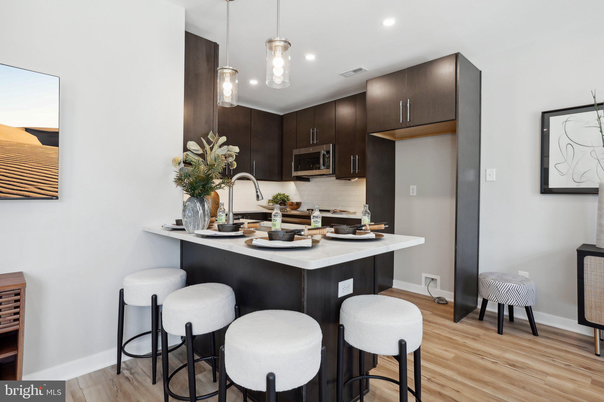 917 RIVERPLACE DRIVE 17M