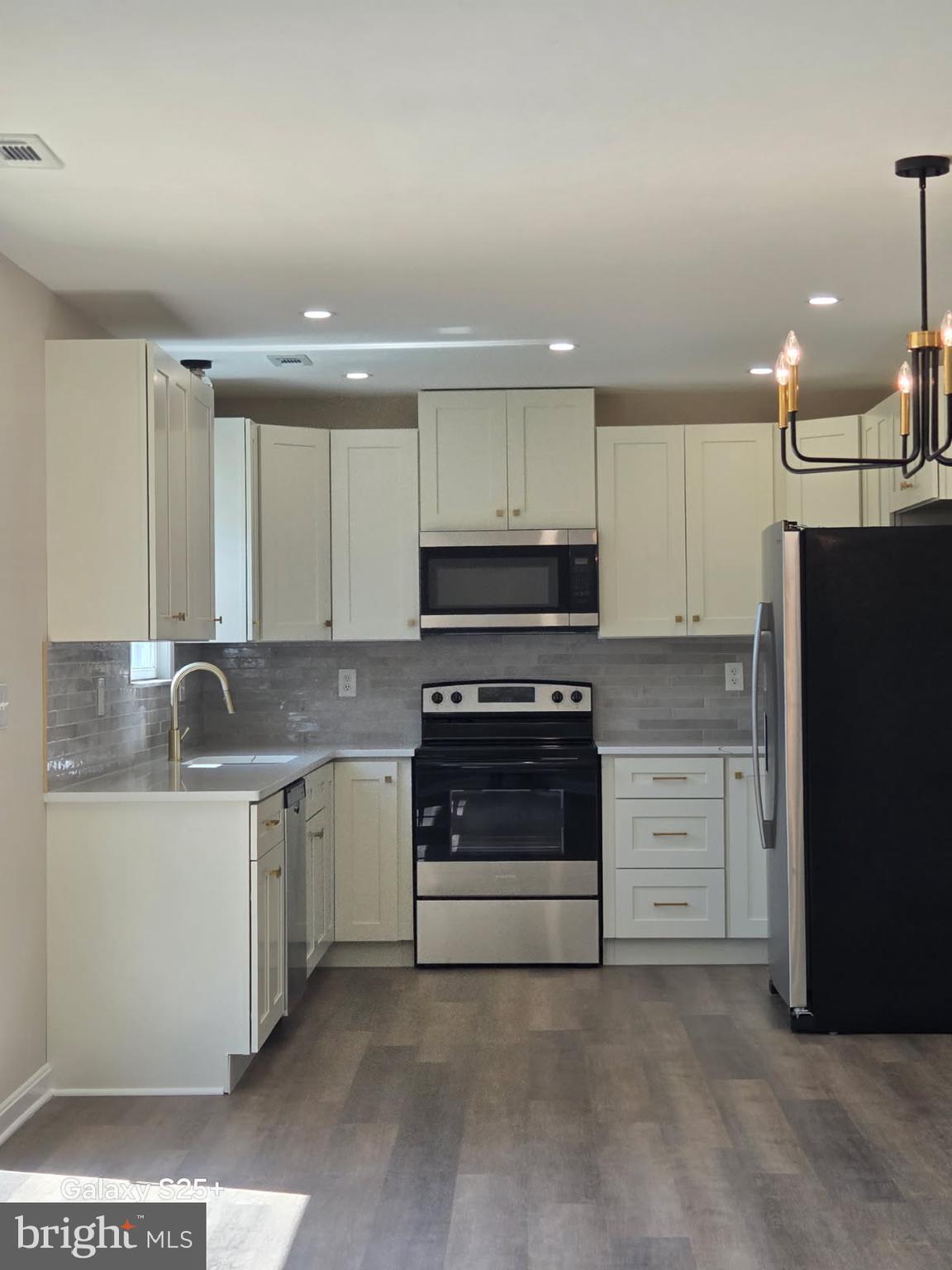 KNIGHTS LANDING - Residential